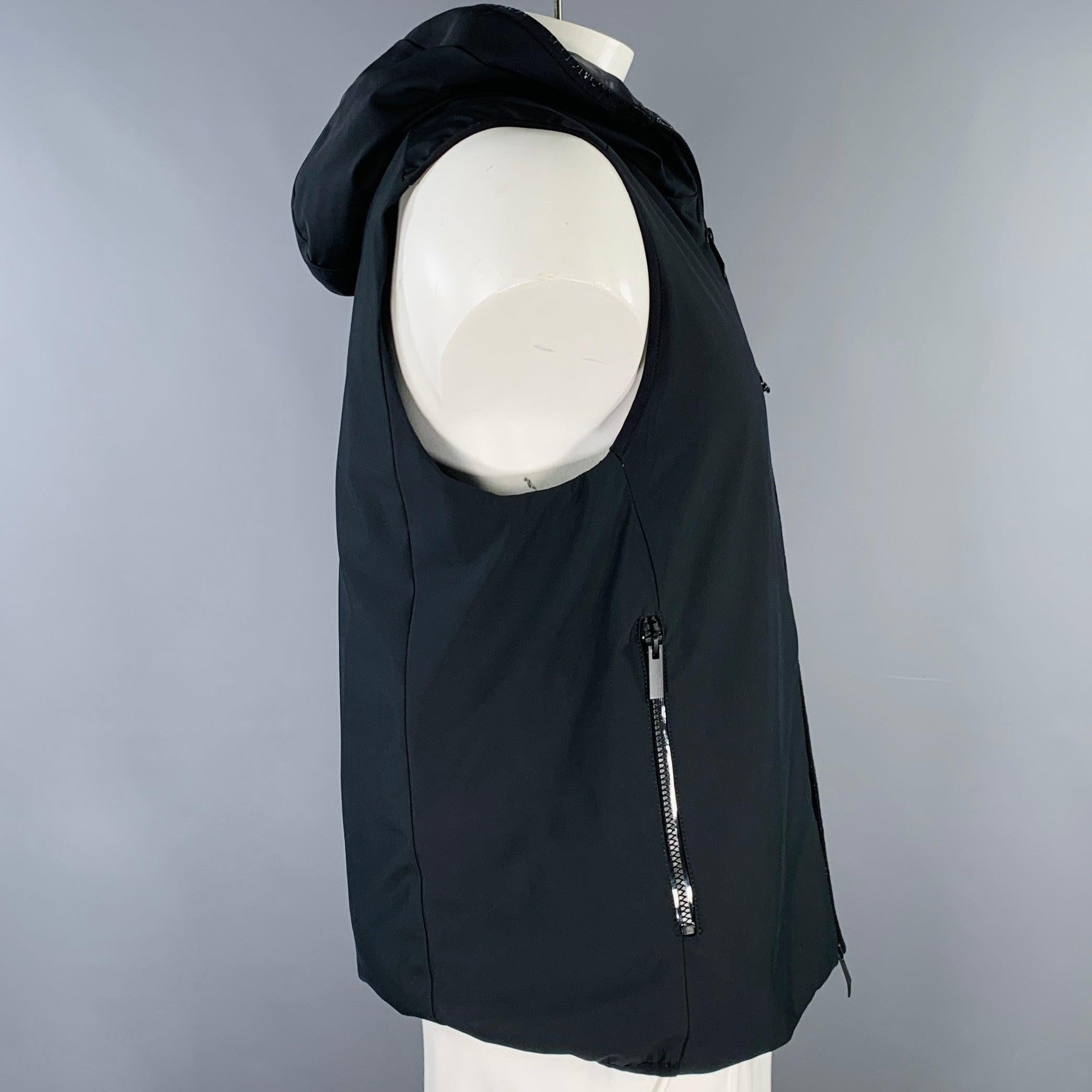 Nero Moncler Taglia L Gilet Softshell con cappuccio e zip in misto poliammide nero I.L.A. in vendita