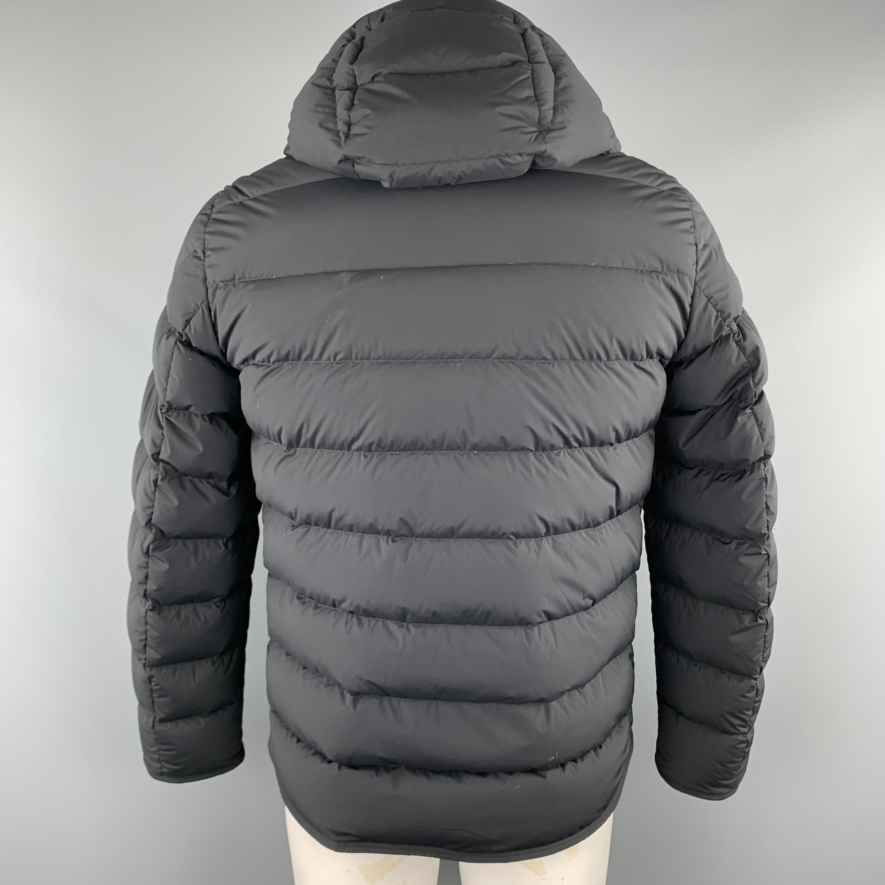 MONCLER Size L Black Quilted Stretch DOUDONE ELASTIQUE Hooded Down Jacket In Excellent Condition In San Francisco, CA