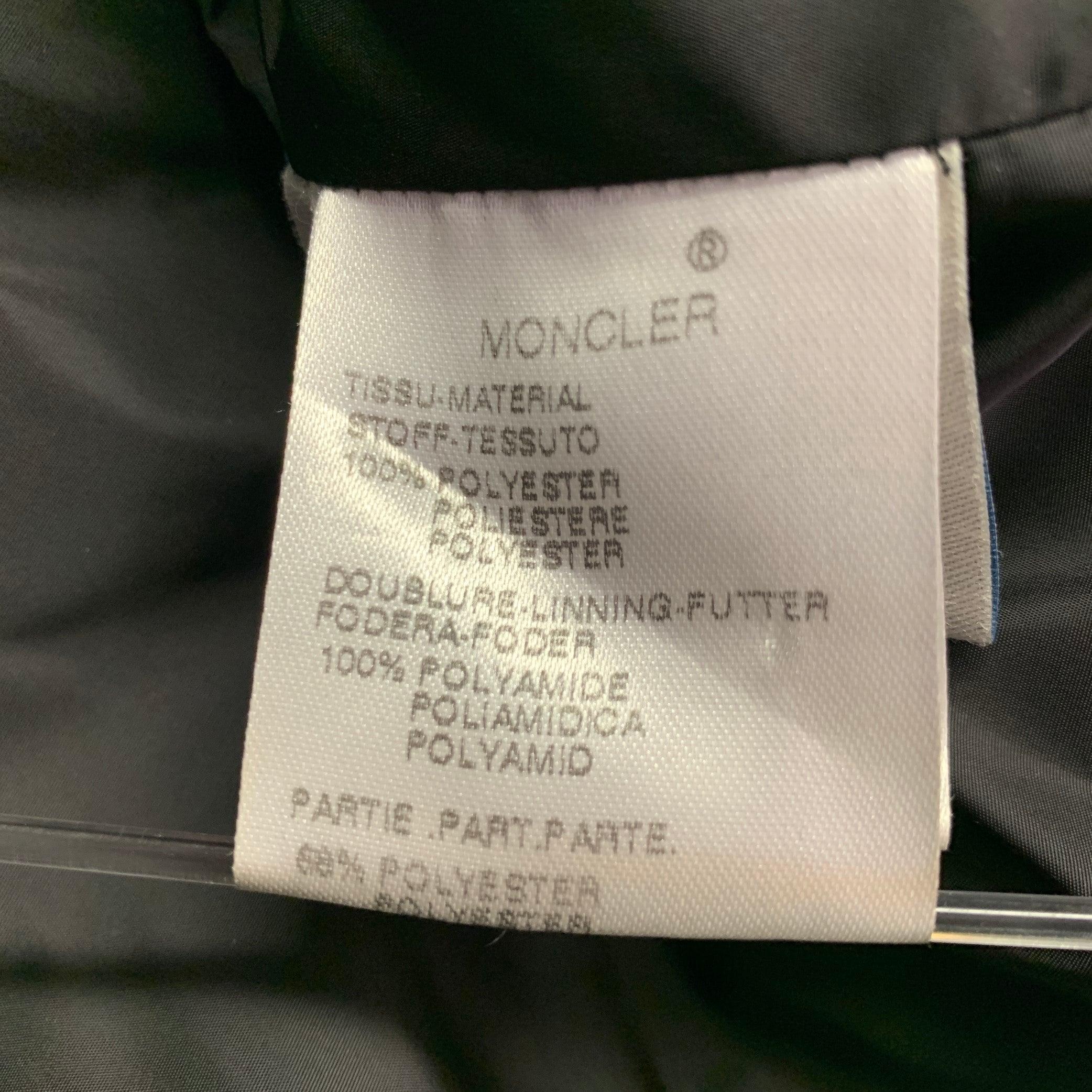 Moncler Giacca con bottoni e zip in poliestere nero taglia M. in vendita 1
