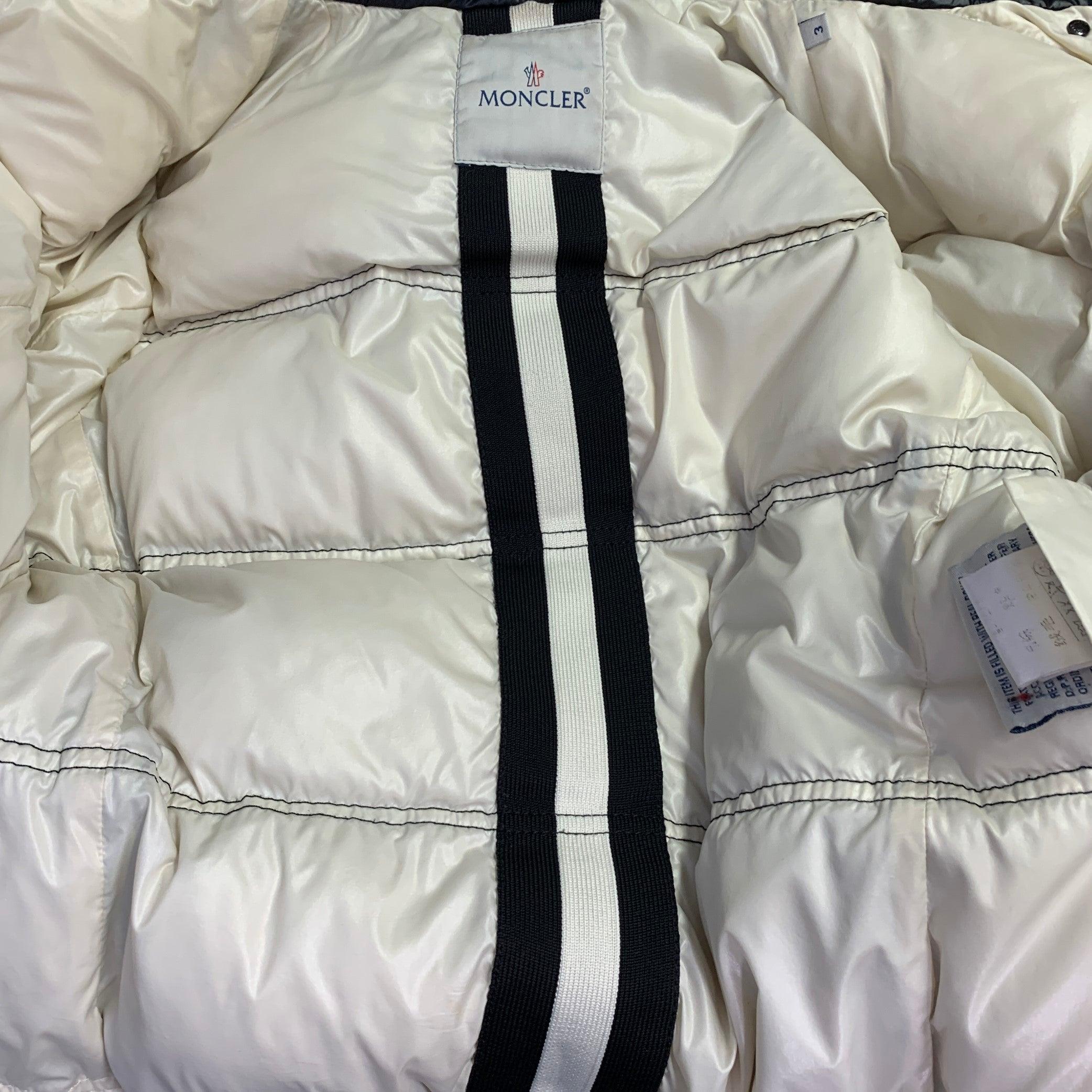MONCLER Size M Quincy Black Quilted Snaps Jacket For Sale 7