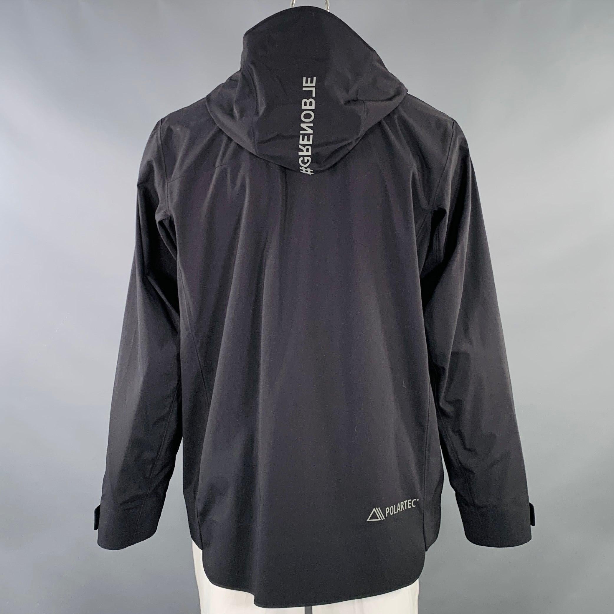 Moncler Taglia XL Giacca Fuyens nera in misto poliammide con tasche a zip In condizioni ottime in vendita a San Francisco, CA