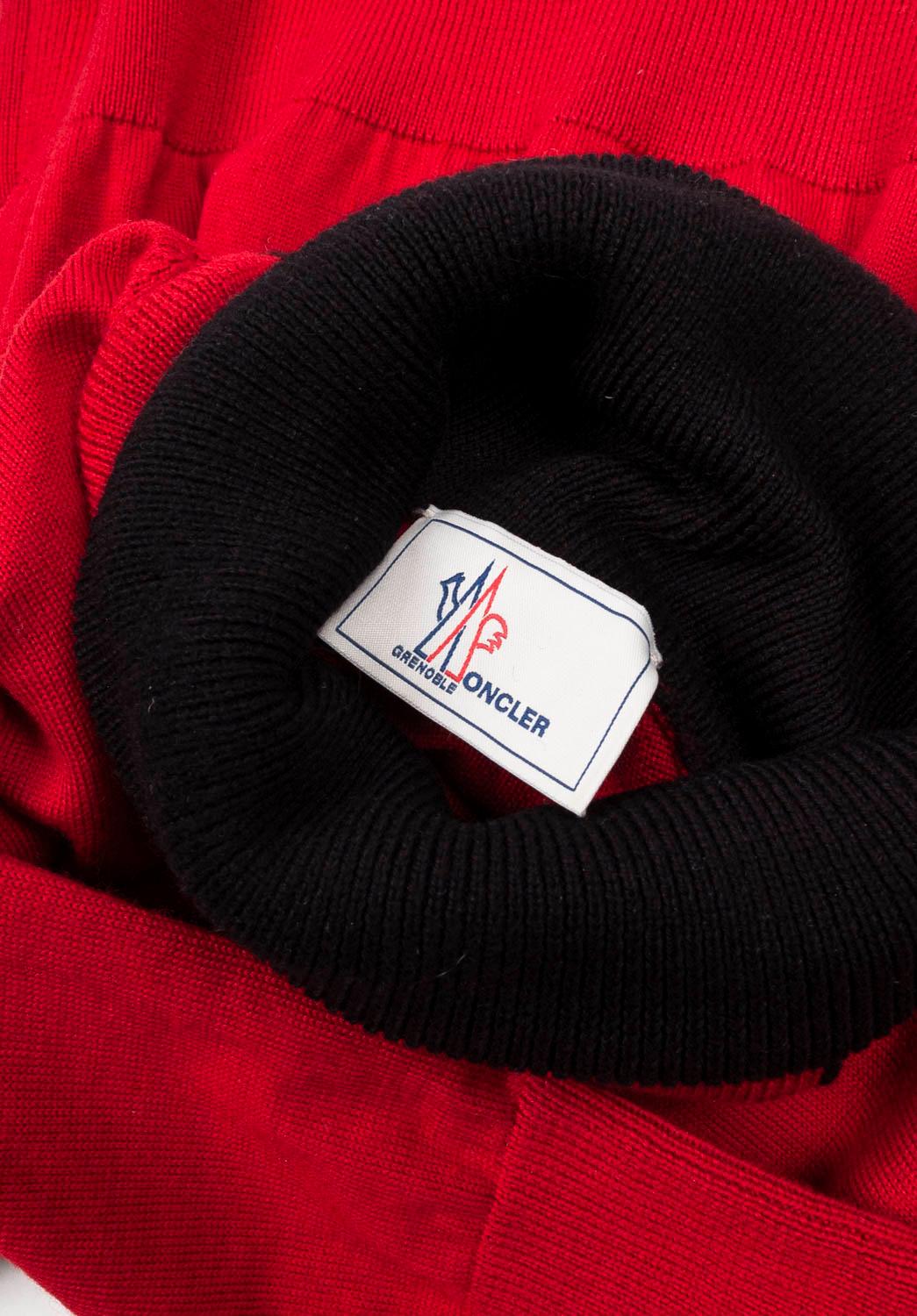 Pull Moncler pour hommes Taille Medium, S1087 en vente 1