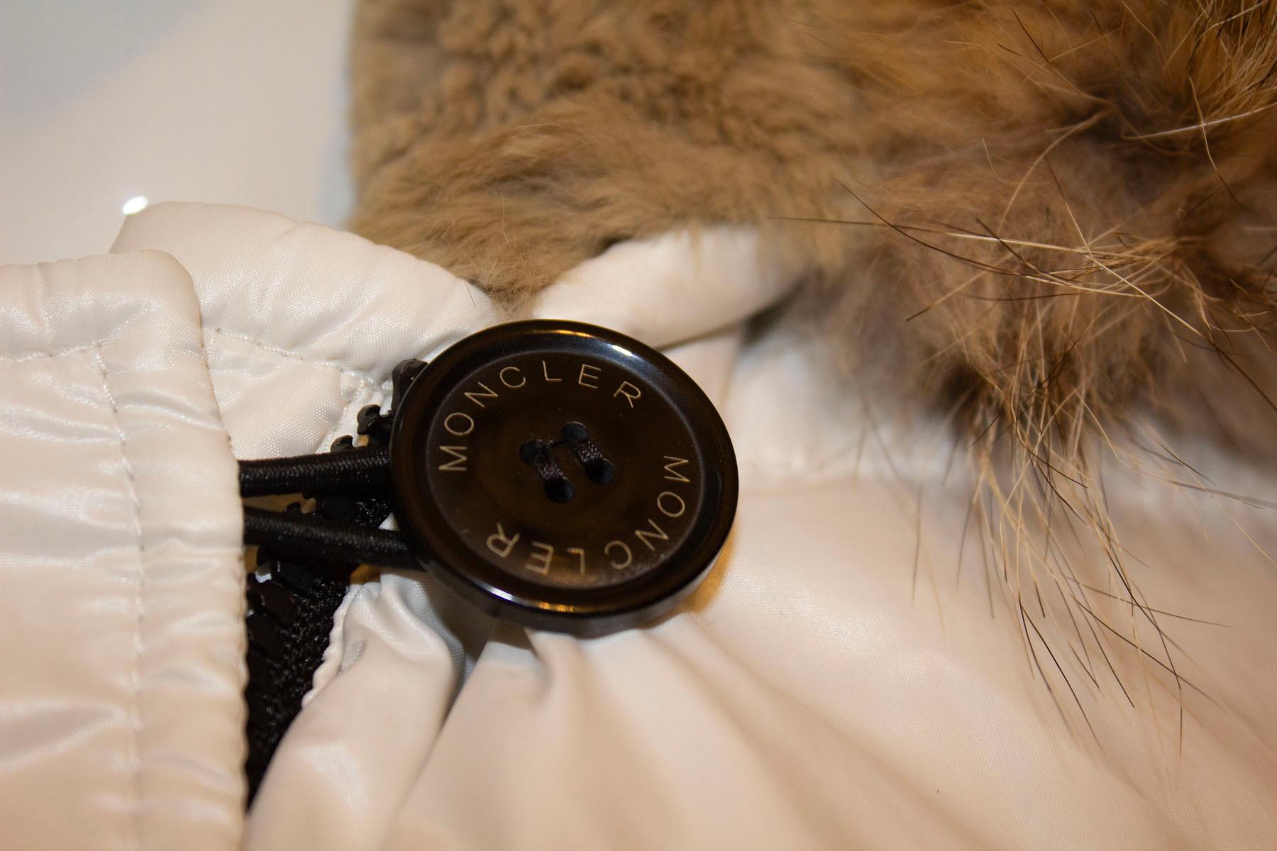 Moncler White Hooded Jacket with Fur trim In Good Condition For Sale In London, GB