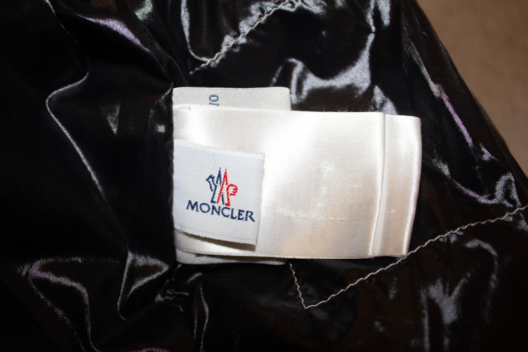 Moncler White Hooded Jacket with Fur trim For Sale 2