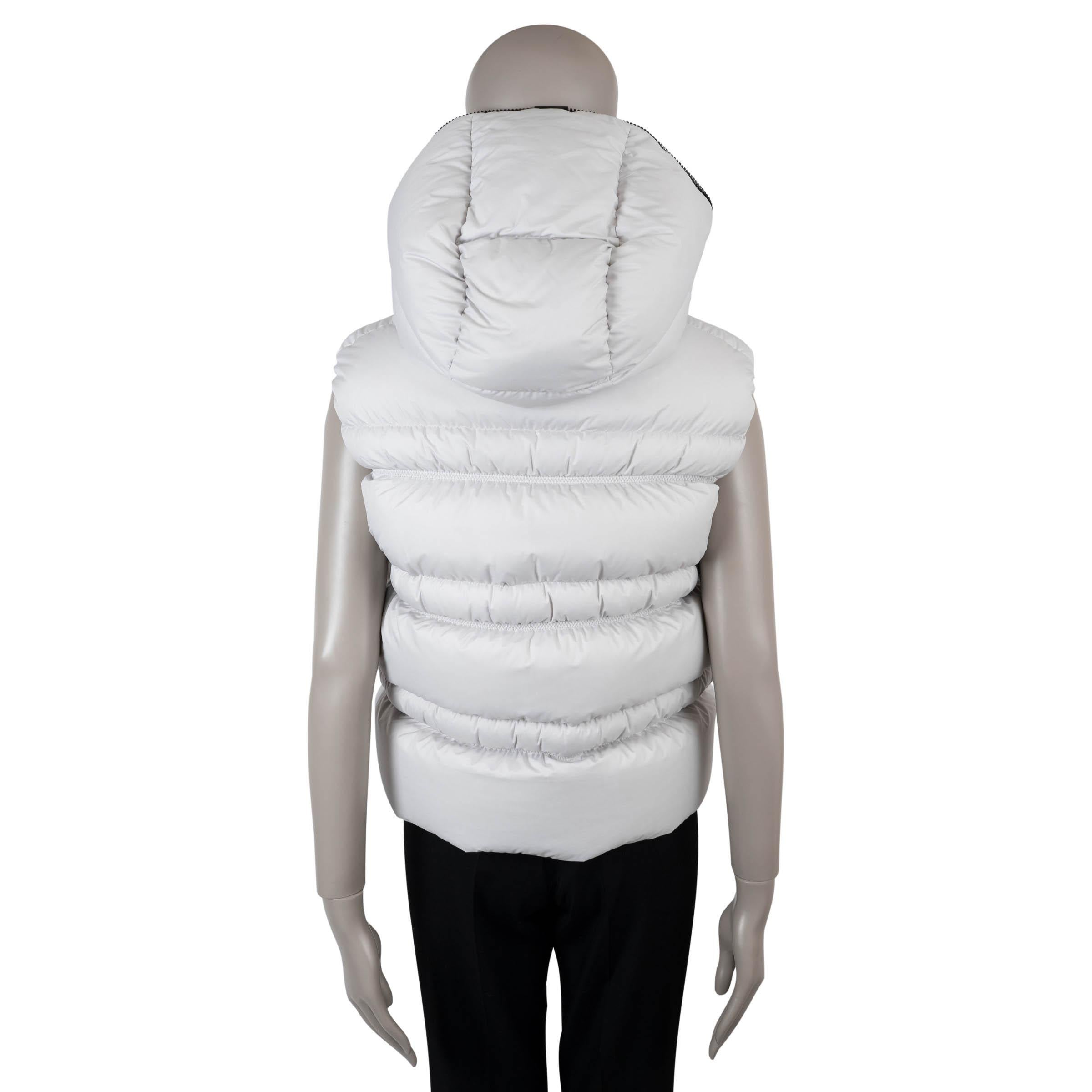 Moncler in nylon bianco 2023 WESER Puffer Vest Jacket 1 S. In condizioni ottime in vendita a Zürich, CH