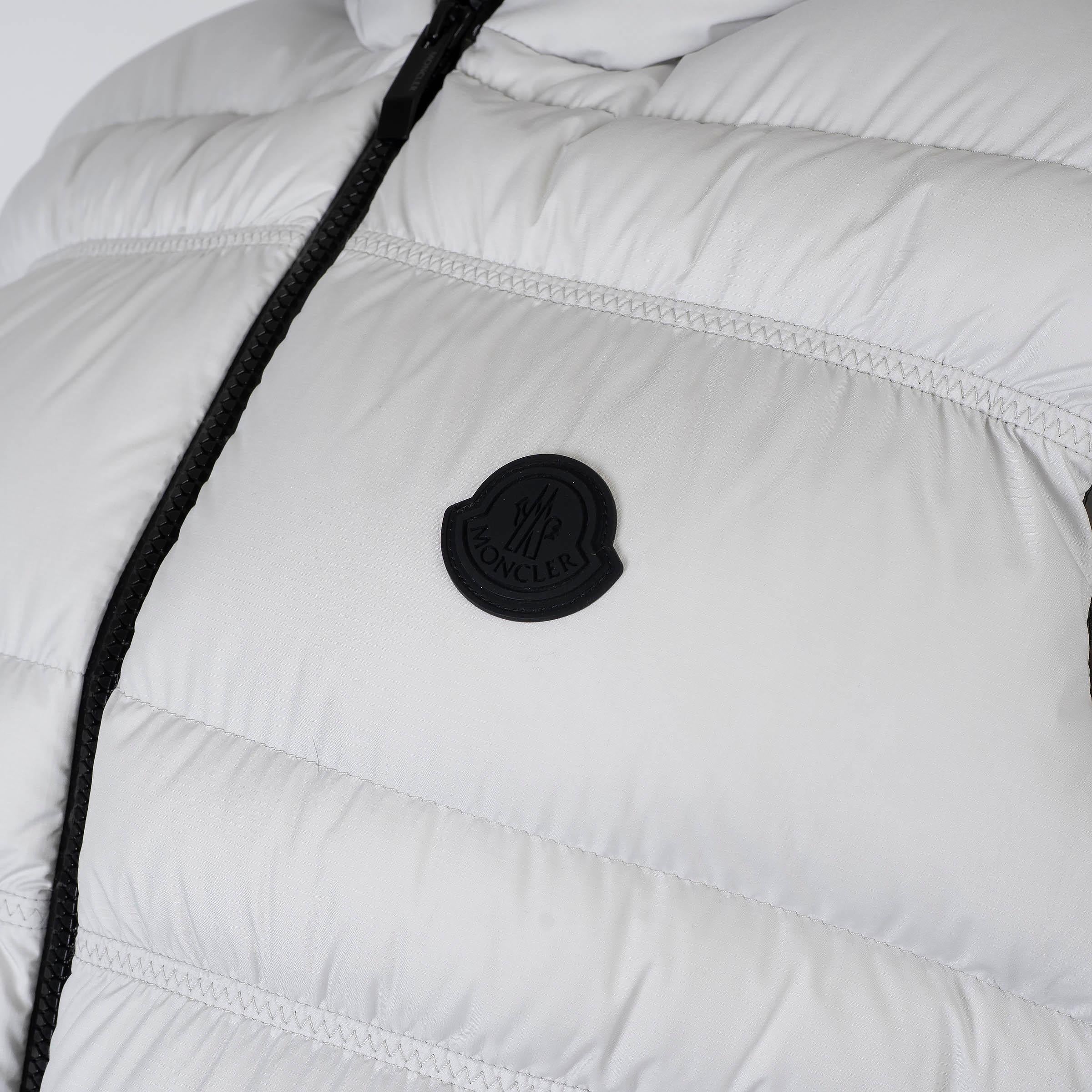 Moncler in nylon bianco 2023 WESER Puffer Vest Jacket 1 S. in vendita 1