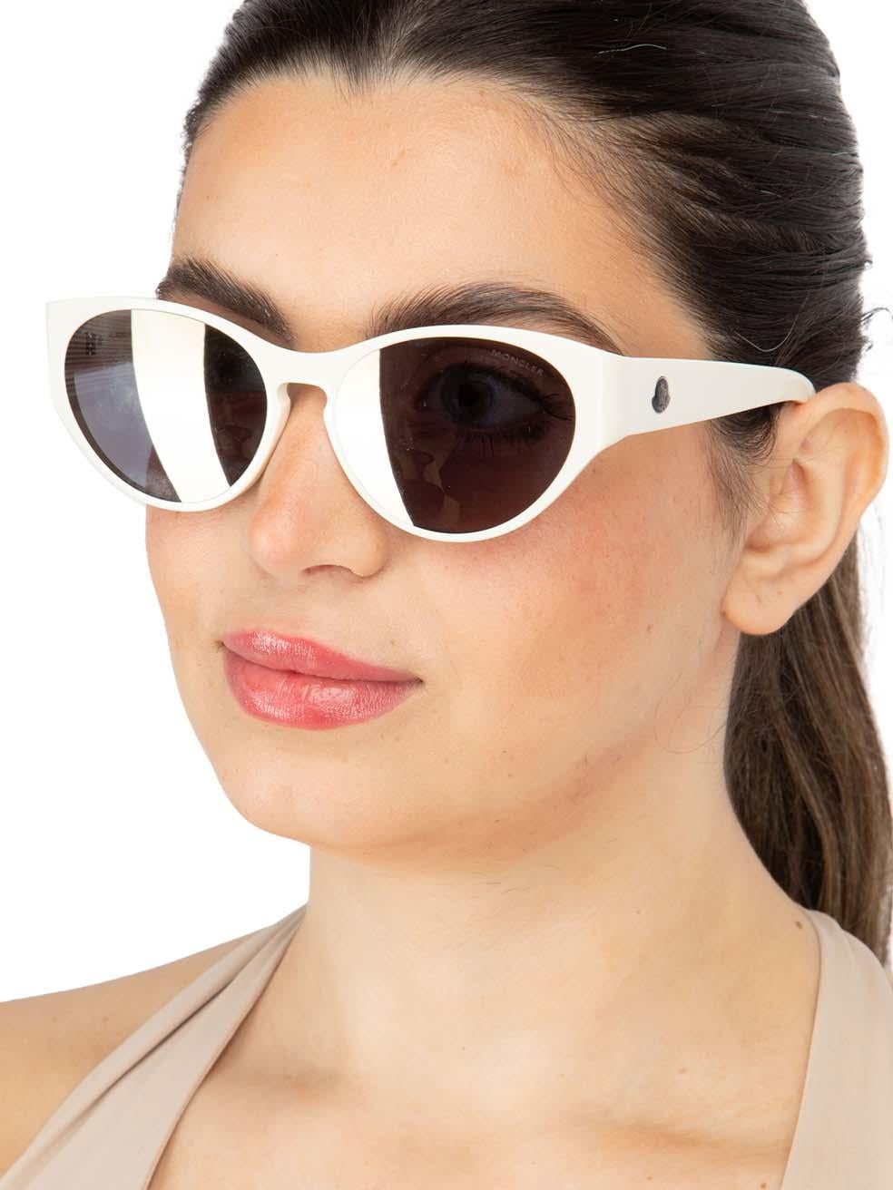 CONDITION is New with tags on this brand new Moncler designer item. This item comes with original packaging. Please note cases may differ from the picture.
 
 
 
 Details
 
 
 Model: ML0227 21C 57
 
 White
 
 Acetate
 
 Round Eye Sunglasses
 
