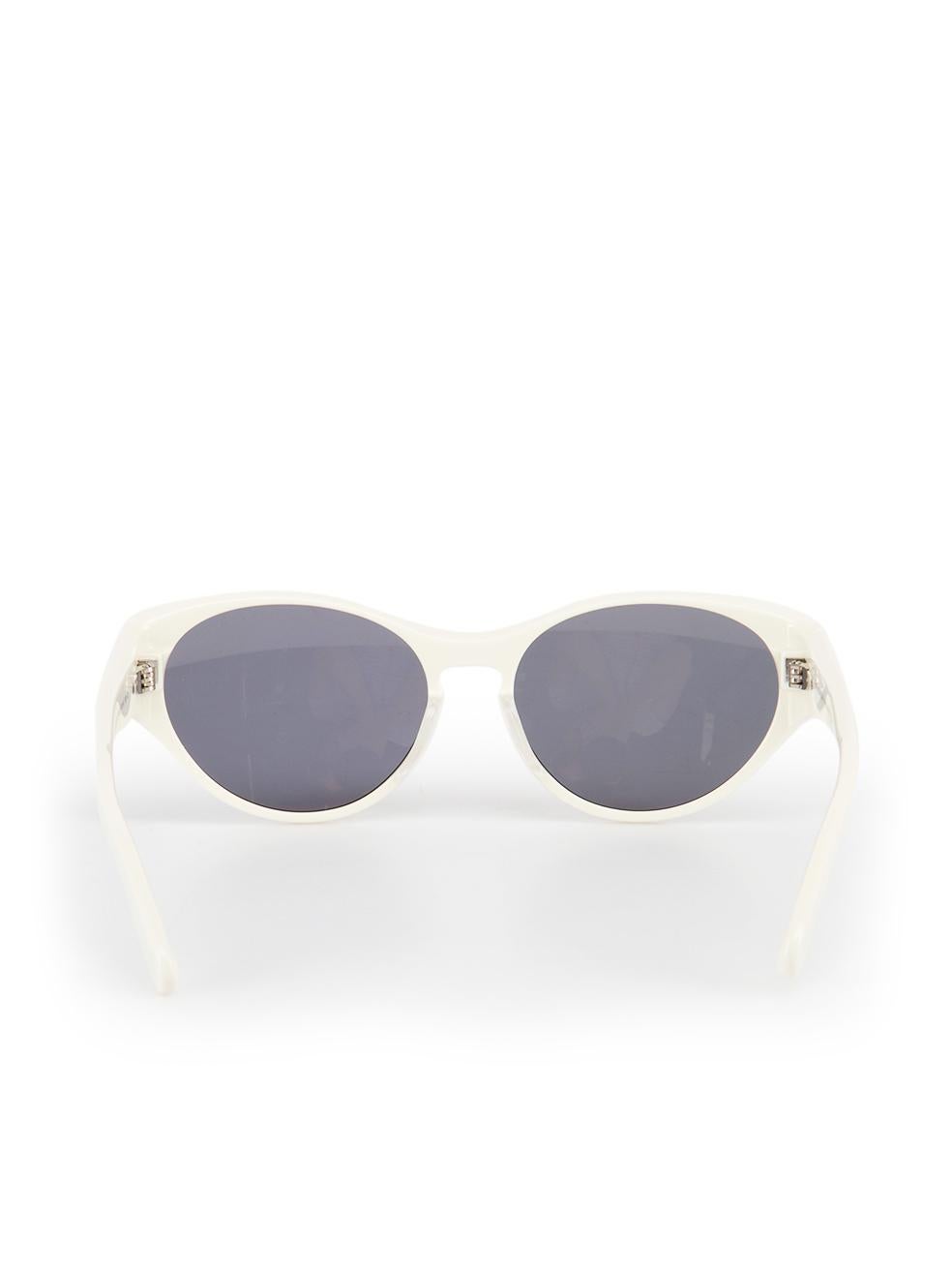 Moncler White Round Bellejour Sunglasses In New Condition In London, GB
