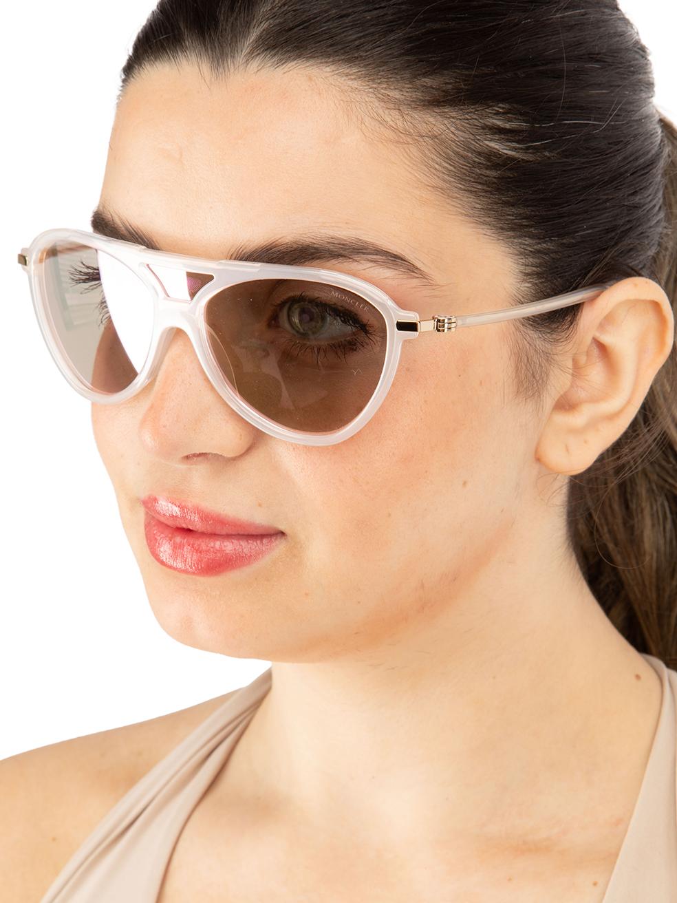 CONDITION is New with tags on this brand new Monclerdesigner item. This item comes with original packaging. Please note cases may differ from the picture.
 
 
 
 Details
 
 
 Model: ML0054 24G
 
 White
 
 Acetate
 
 Aviator Eye Sunglasses
 
