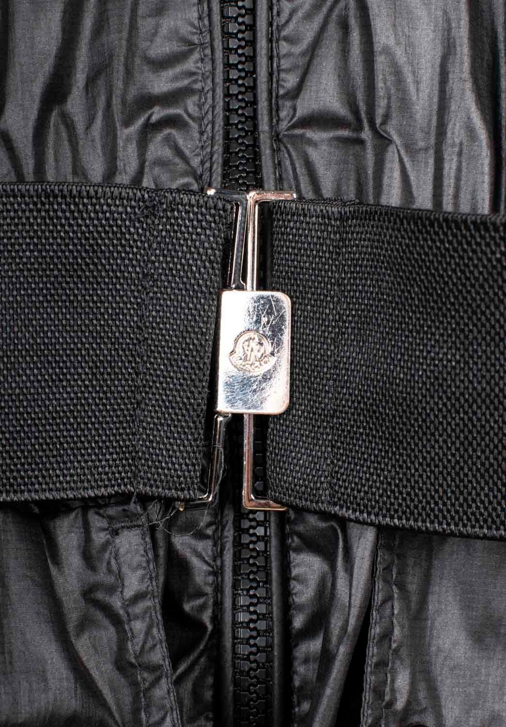 Moncler Donna Giacca lunga con cappuccio e cintura Taglia 1-S/M, S.I.M. In condizioni ottime in vendita a Kaunas, LT