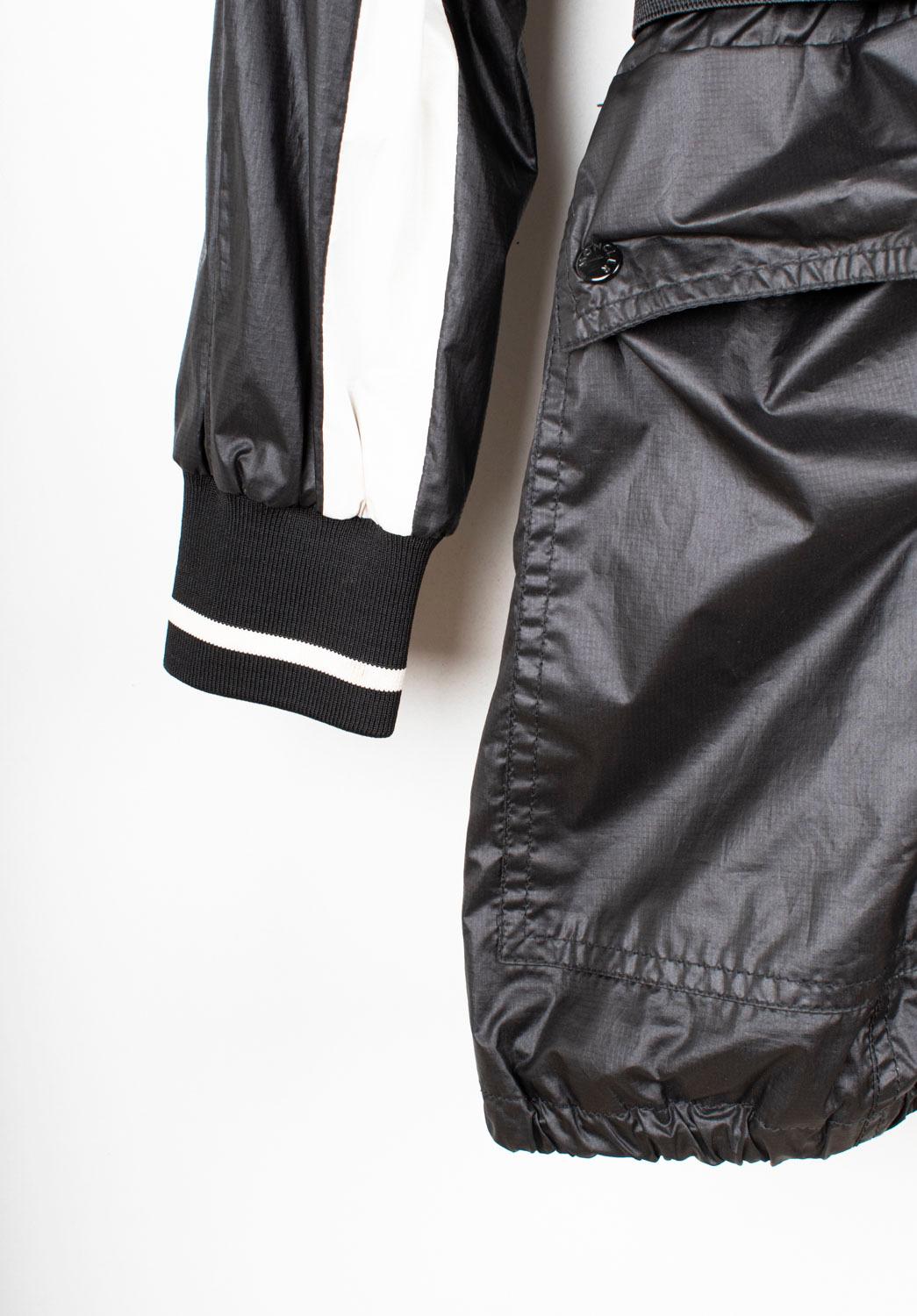 Uomo Moncler Donna Giacca lunga con cappuccio e cintura Taglia 1-S/M, S.I.M. in vendita
