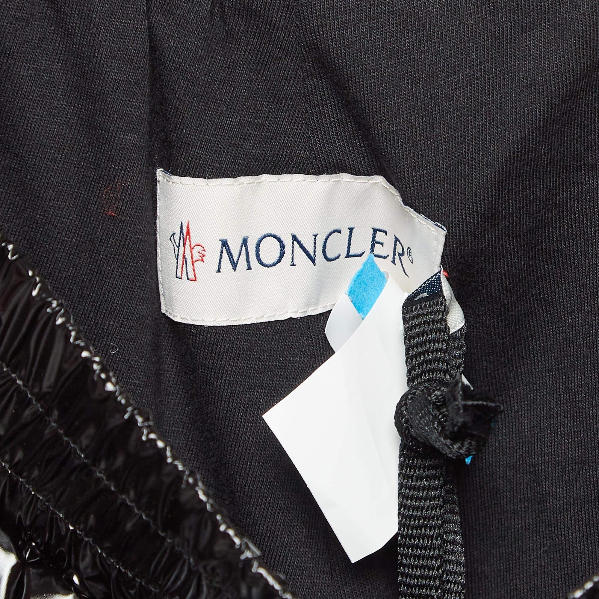 Moncler x Palm Angels Joggers mit schwarzen Seitenstreifen und synthetischem Logo-Applikation, M Damen im Angebot