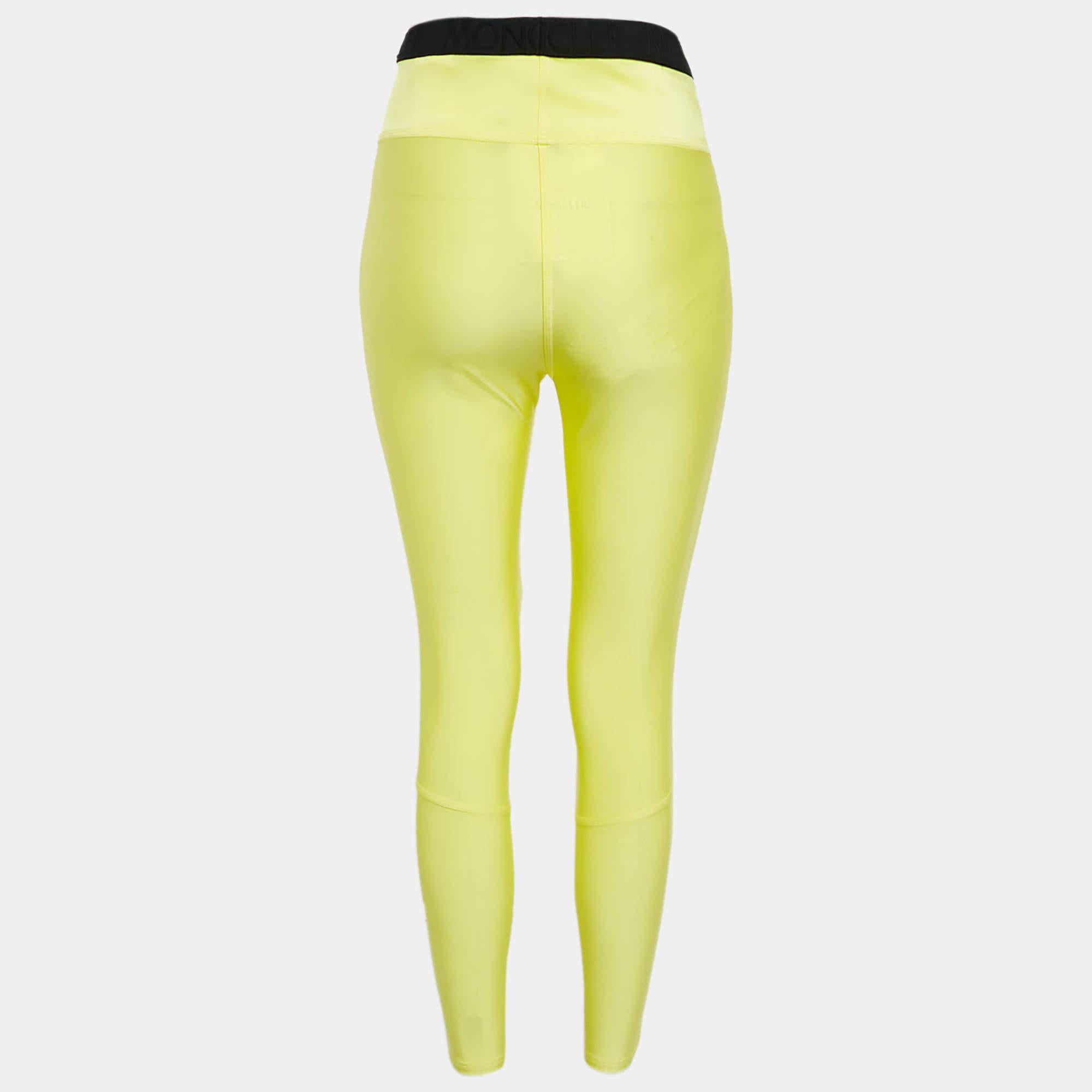 Per le tue sessioni di allenamento, per il tempo libero o per le commissioni, questi leggings ti saranno utili più volte. Sono realizzati con materiali di qualità e hanno una buona vestibilità.