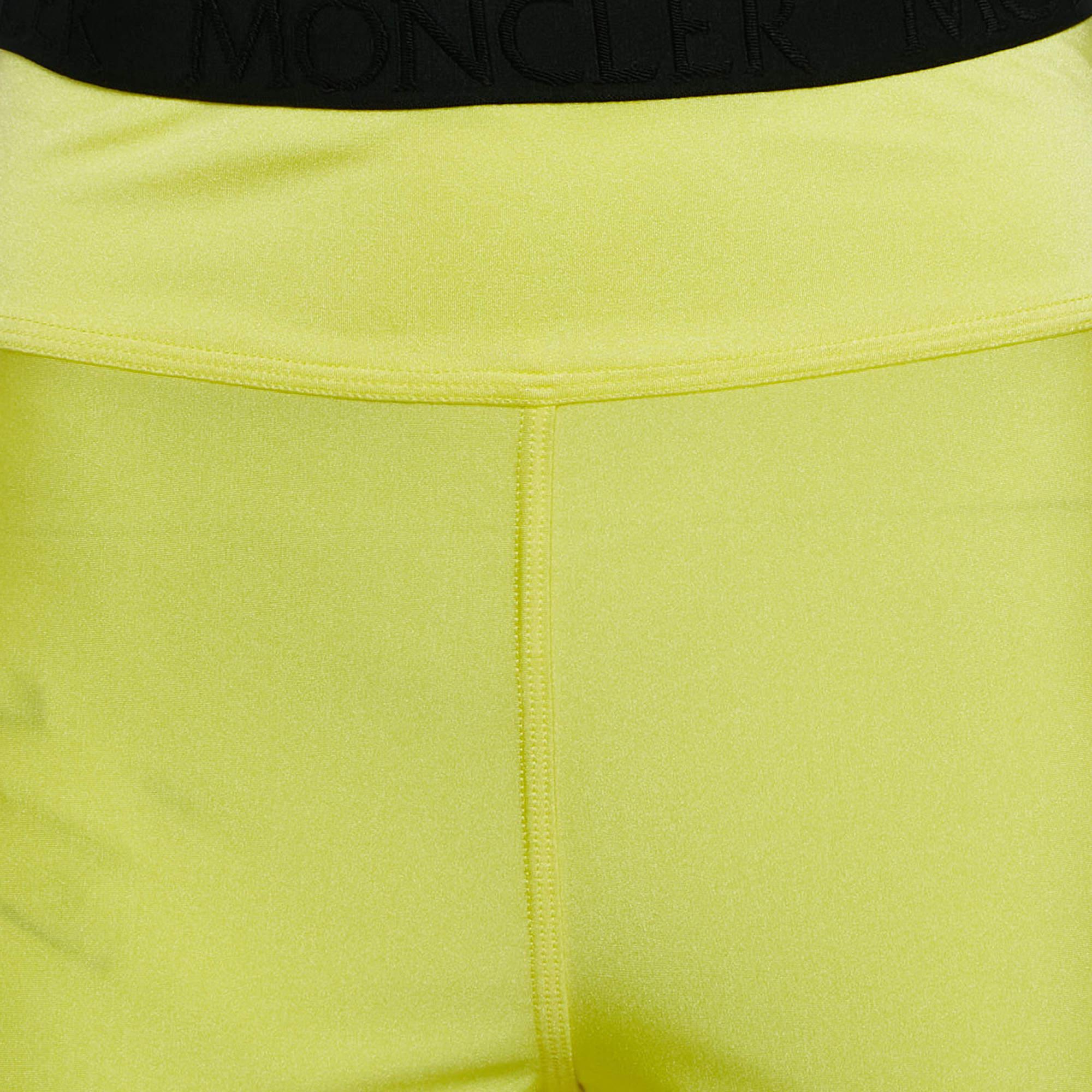 Moncler Giallo Logo Stampa Jersey Dettaglio Vita Leggings M. In condizioni Nuovo in vendita a Dubai, Al Qouz 2