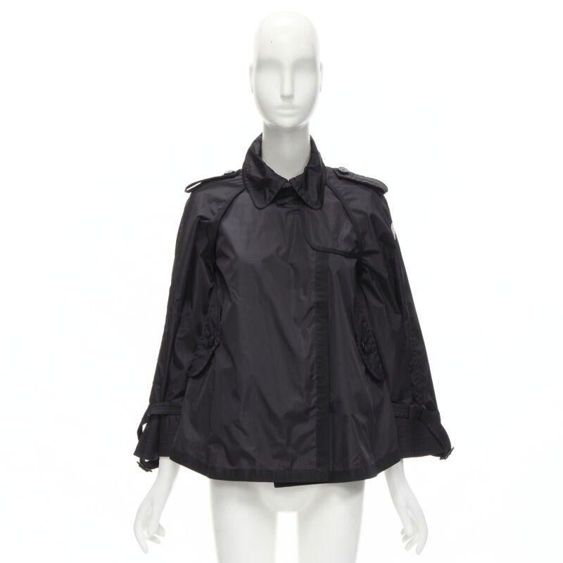 MONCLER Yukiko Giubbotto nero con bottoni a pressione, giacca a vento poncho Sz.0 XS in vendita 6