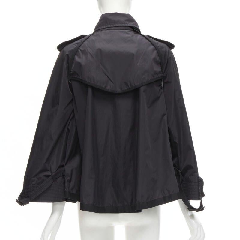 MONCLER Yukiko Giubbotto nero con bottoni a pressione, giacca a vento poncho Sz.0 XS in vendita 1