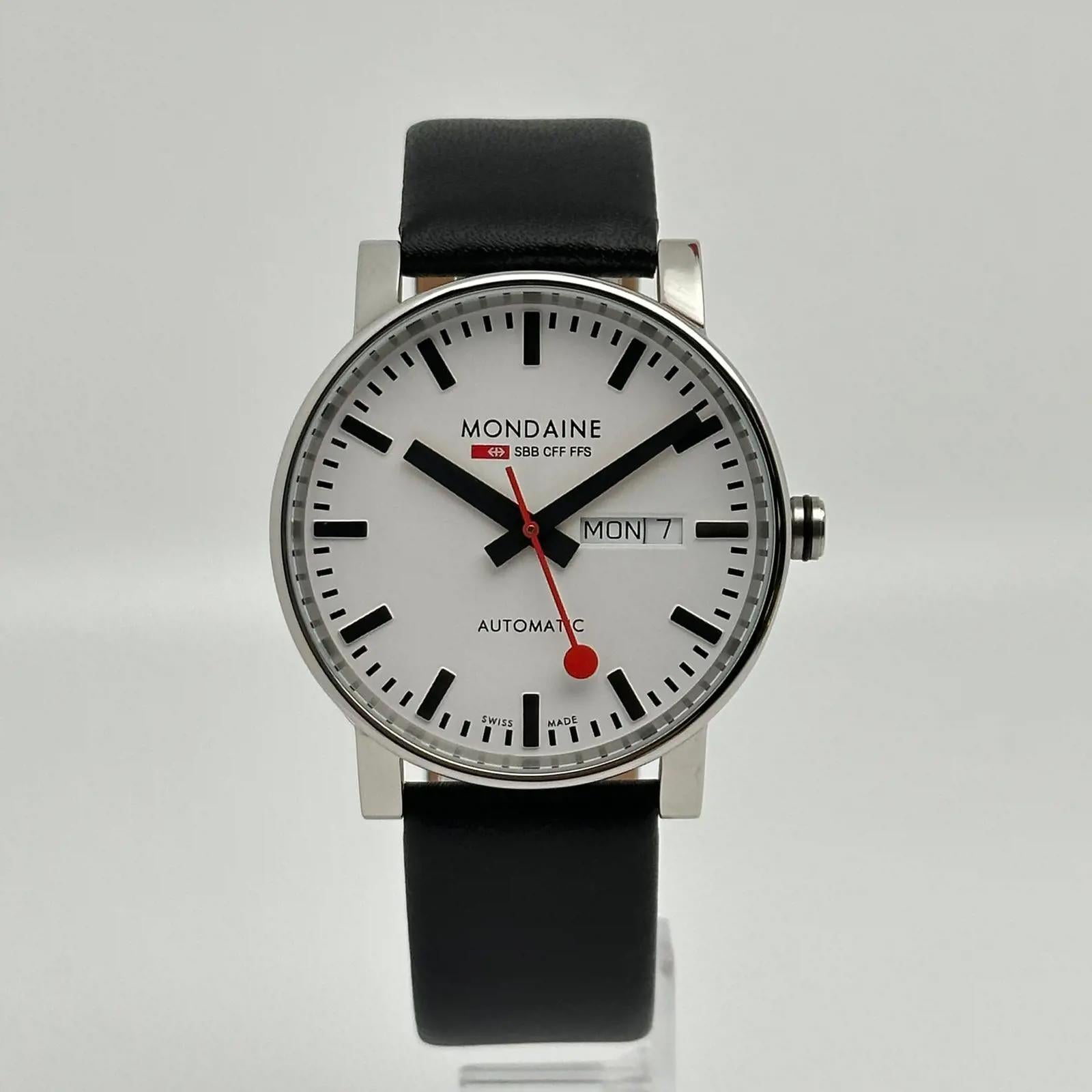 Modell anzeigen. Geliefert mit Originalverpackung und -unterlagen.

 Marke: Mondaine  Typ: Armbanduhr  Abteilung: Männer  Modellnummer: A132.30348.11SBB  Land/Gebiet der Herstellung: Schweiz  Stil: Lässig  Modell: Mondaine Evo  Vintage By: Nein 