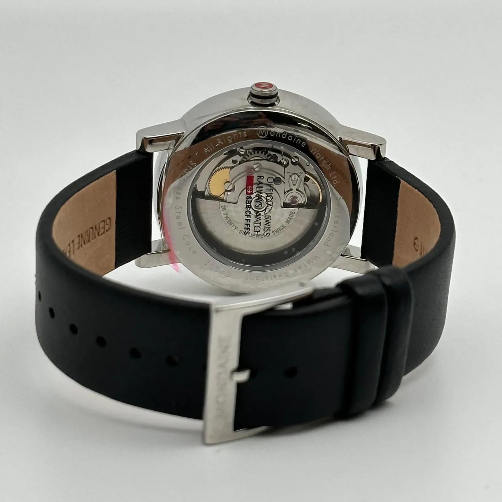 Mondaine Evo Big Day-Date Stahl- Automatik-Herrenuhr mit weißem Zifferblatt A132.30348.11SBB 1