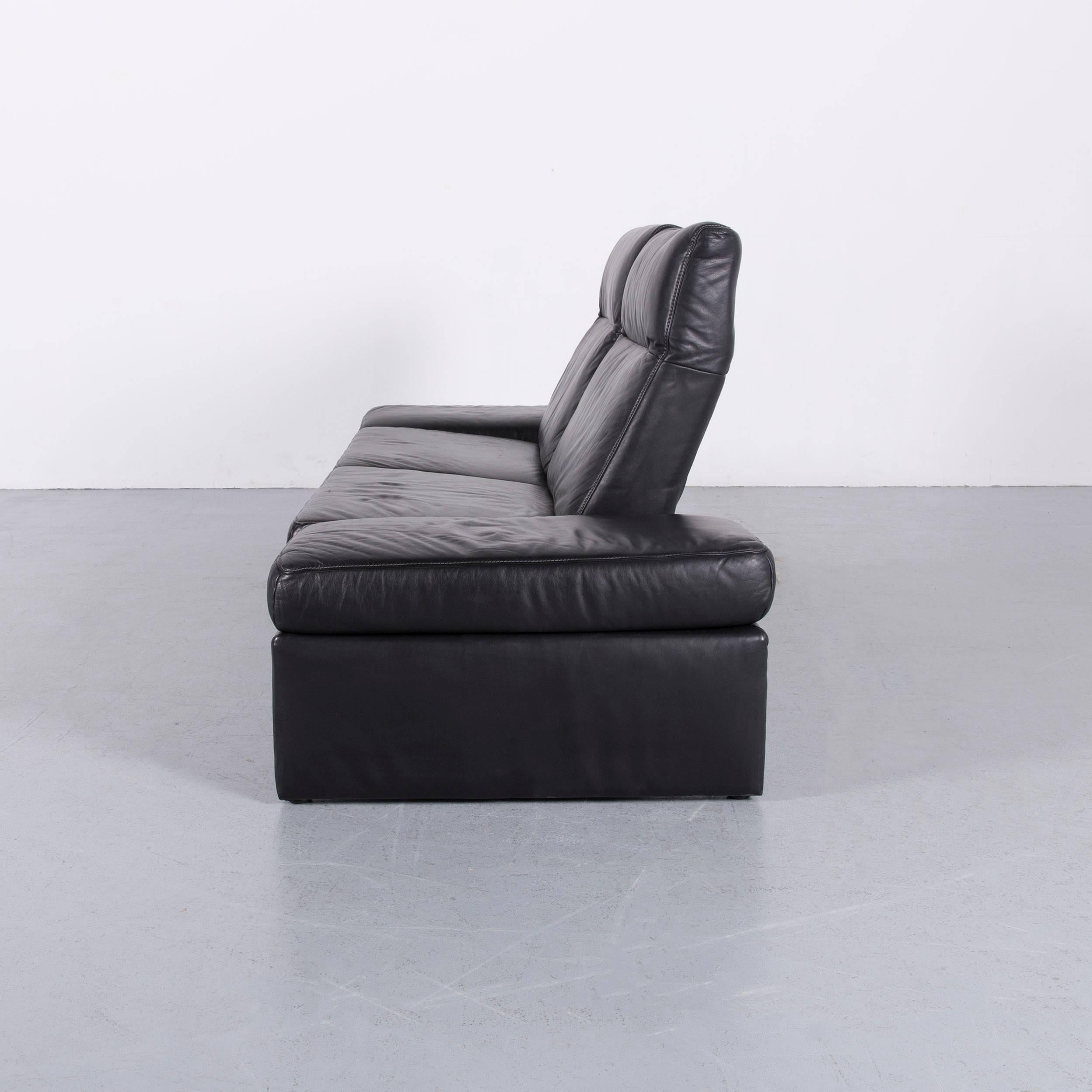 Mondo Leather Sofa Black Three-Seat Recliner 3