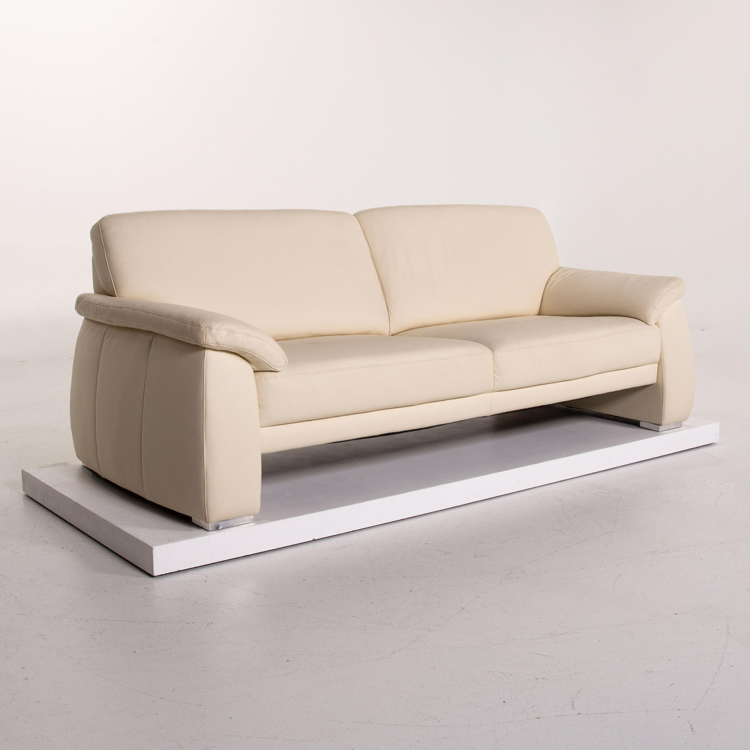 Mondo Leather Sofa Cream Three-Seat Couch In Excellent Condition In Cologne, DE