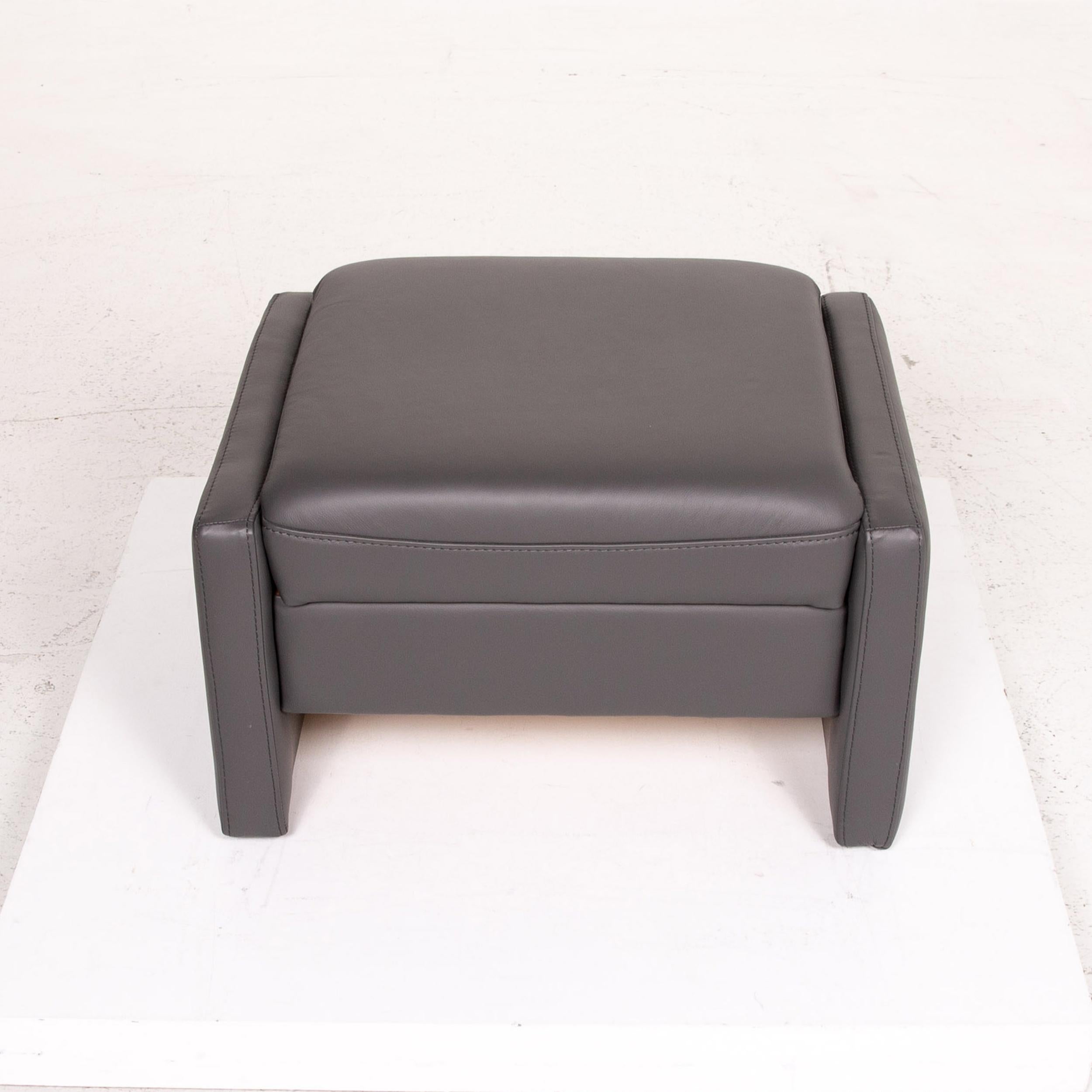 Contemporary Mondo Recero Leather Stool Gray Ottoman For Sale