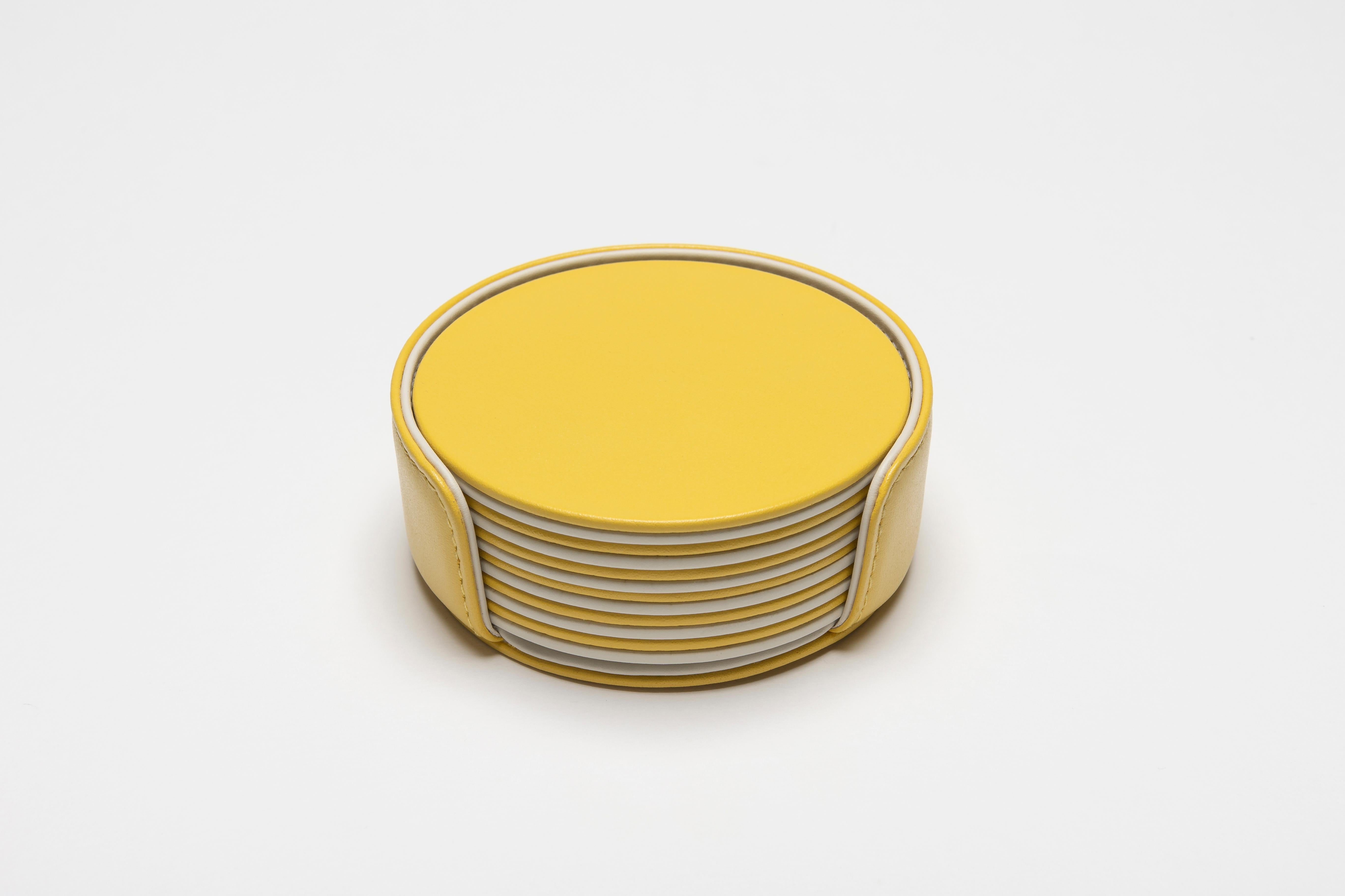 Fatto a mano MONDRIAN – Round Coasters Flat Set – 6 pieces – Cappuccino Beige & Luna White in vendita