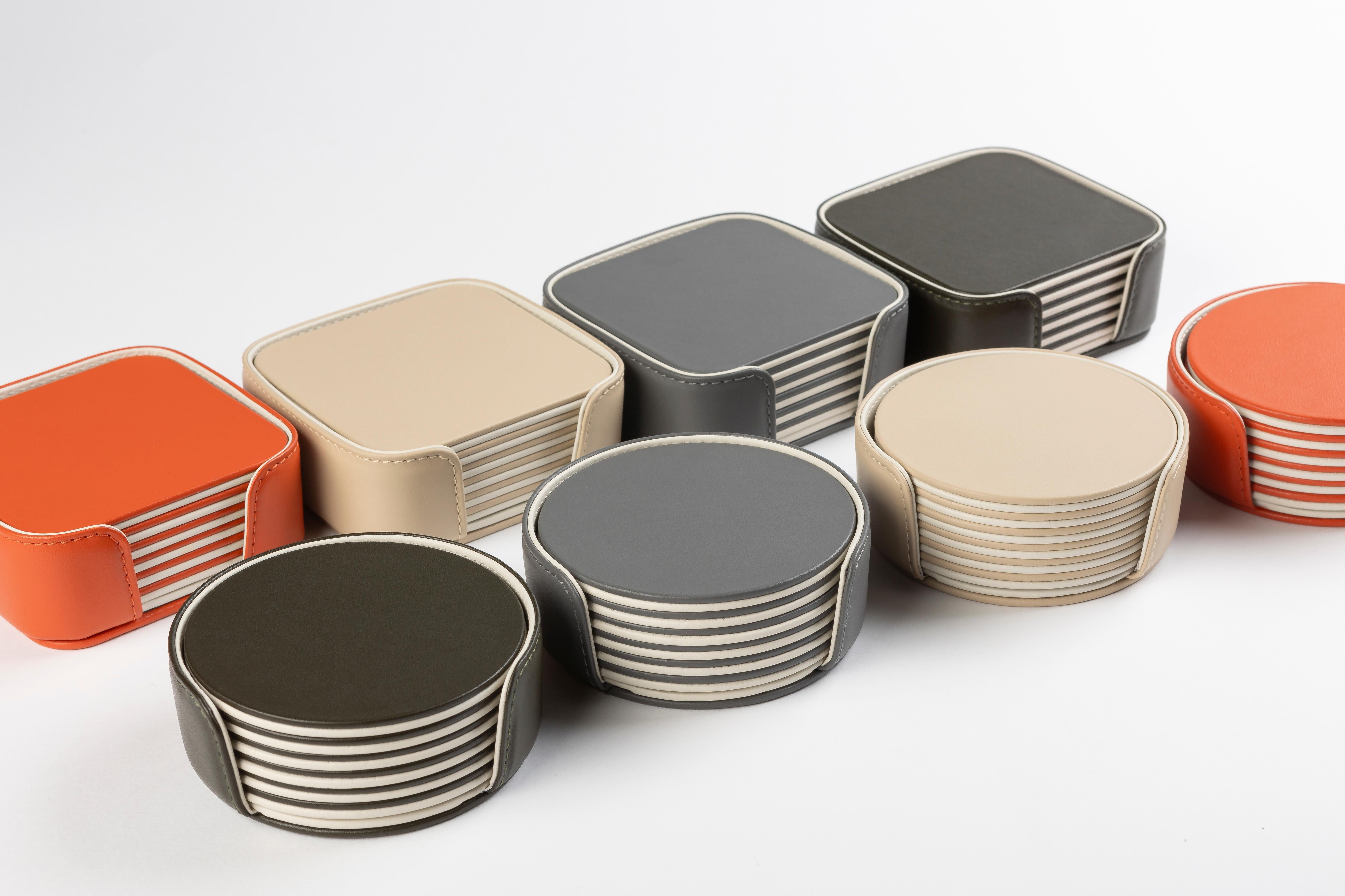 MONDRIAN – Round Coasters Flat Set – 6 pieces – Cappuccino Beige & Luna White In condizioni Nuovo in vendita a Torino, IT