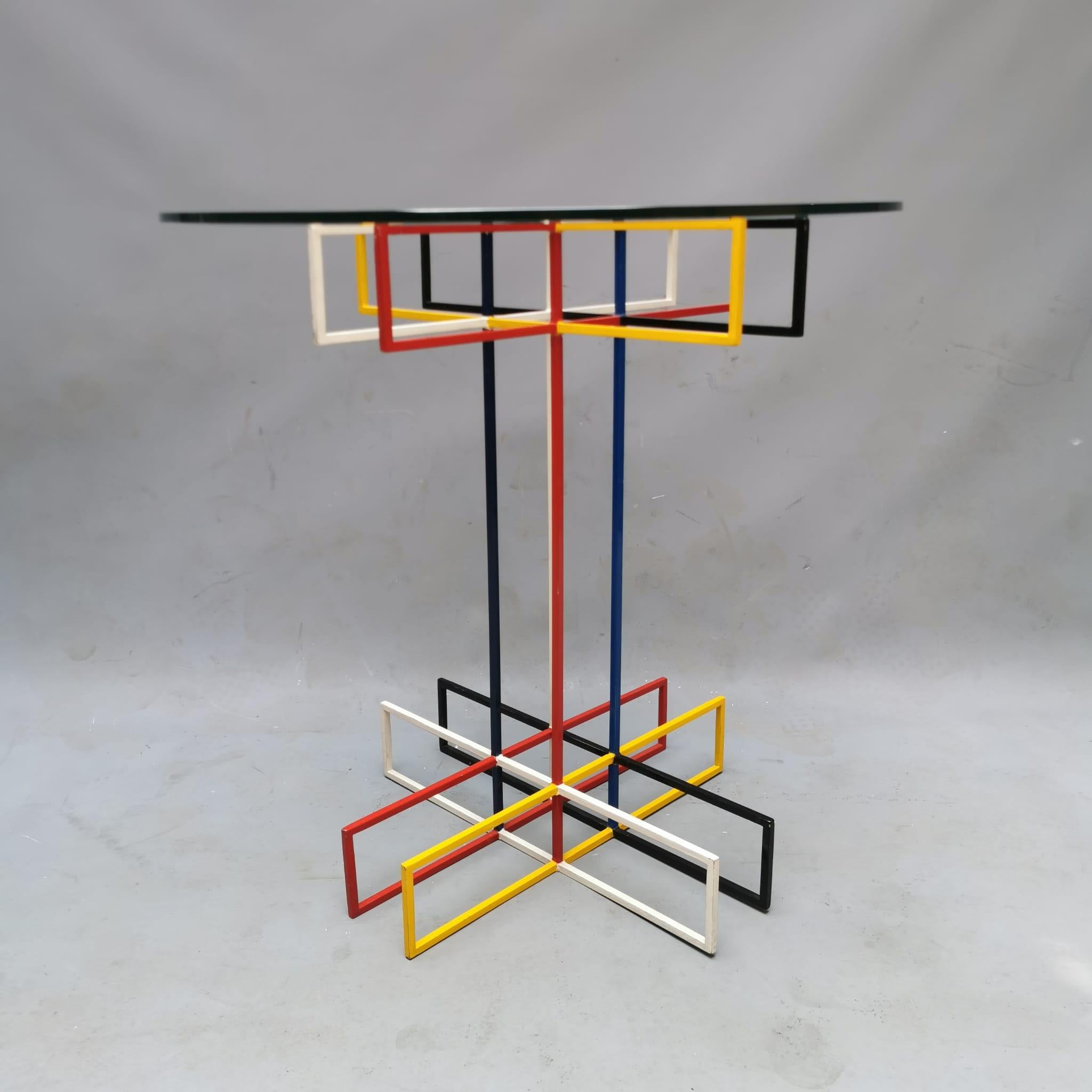 Mondrian Style Table In Good Condition For Sale In Milano, Lombardia