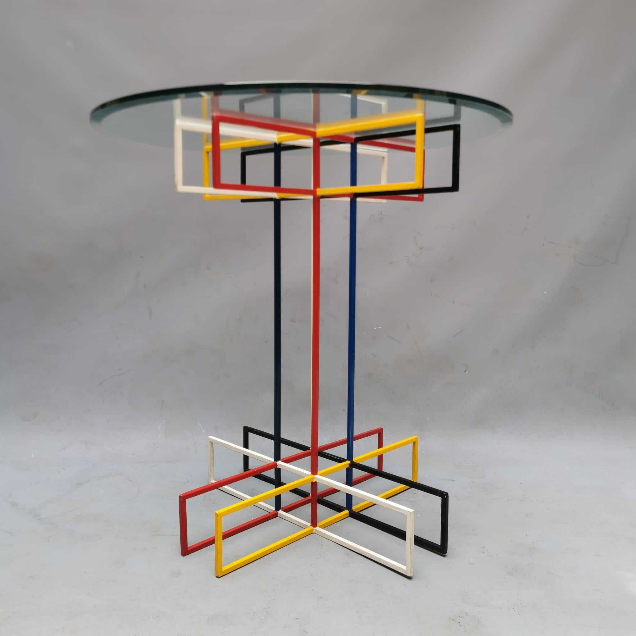 Milieu du XXe siècle  Table de style Mondrian en vente