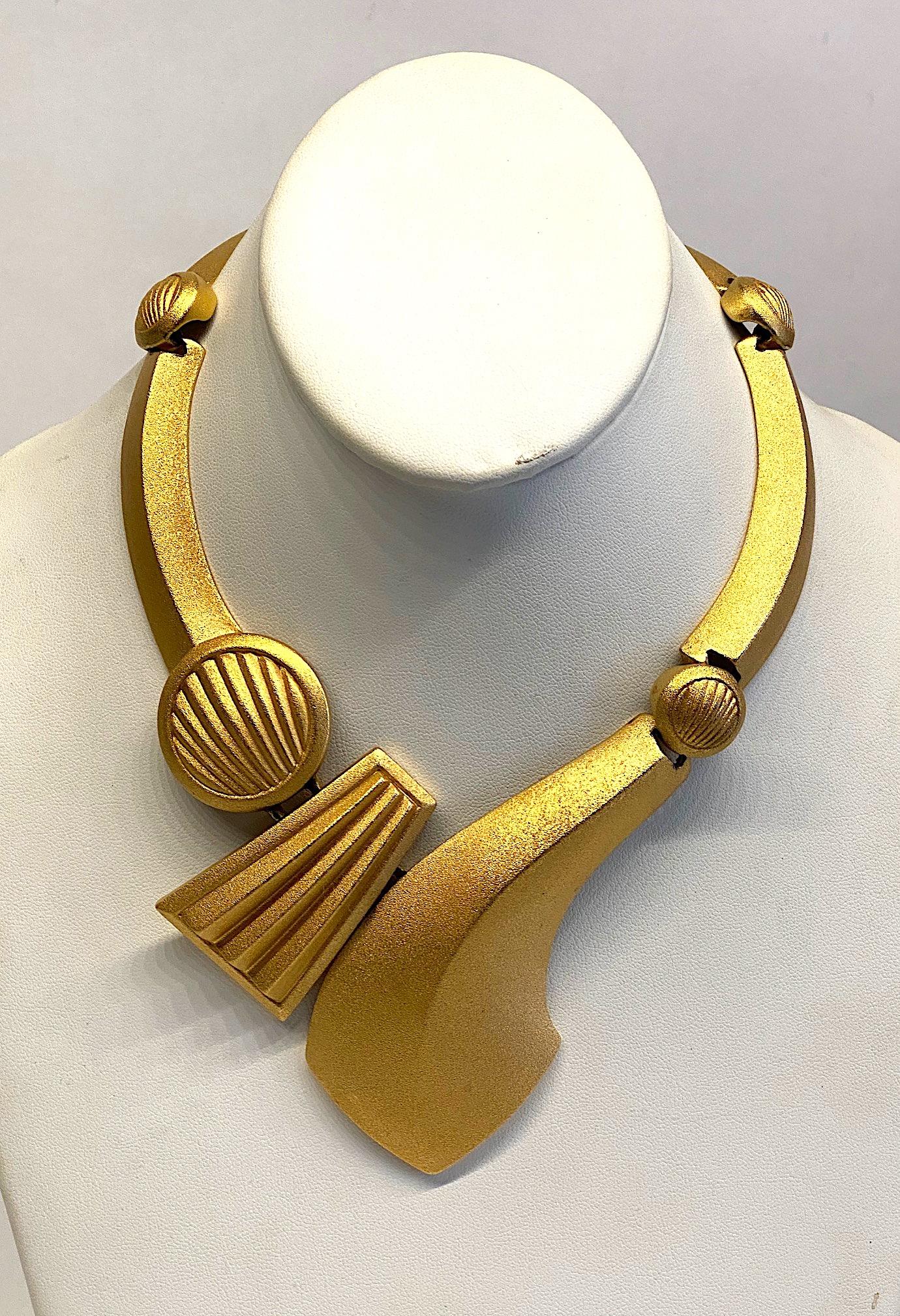 Monet 1980s Sculptural Satin Gold Abstract Necklace In Good Condition In New York, NY