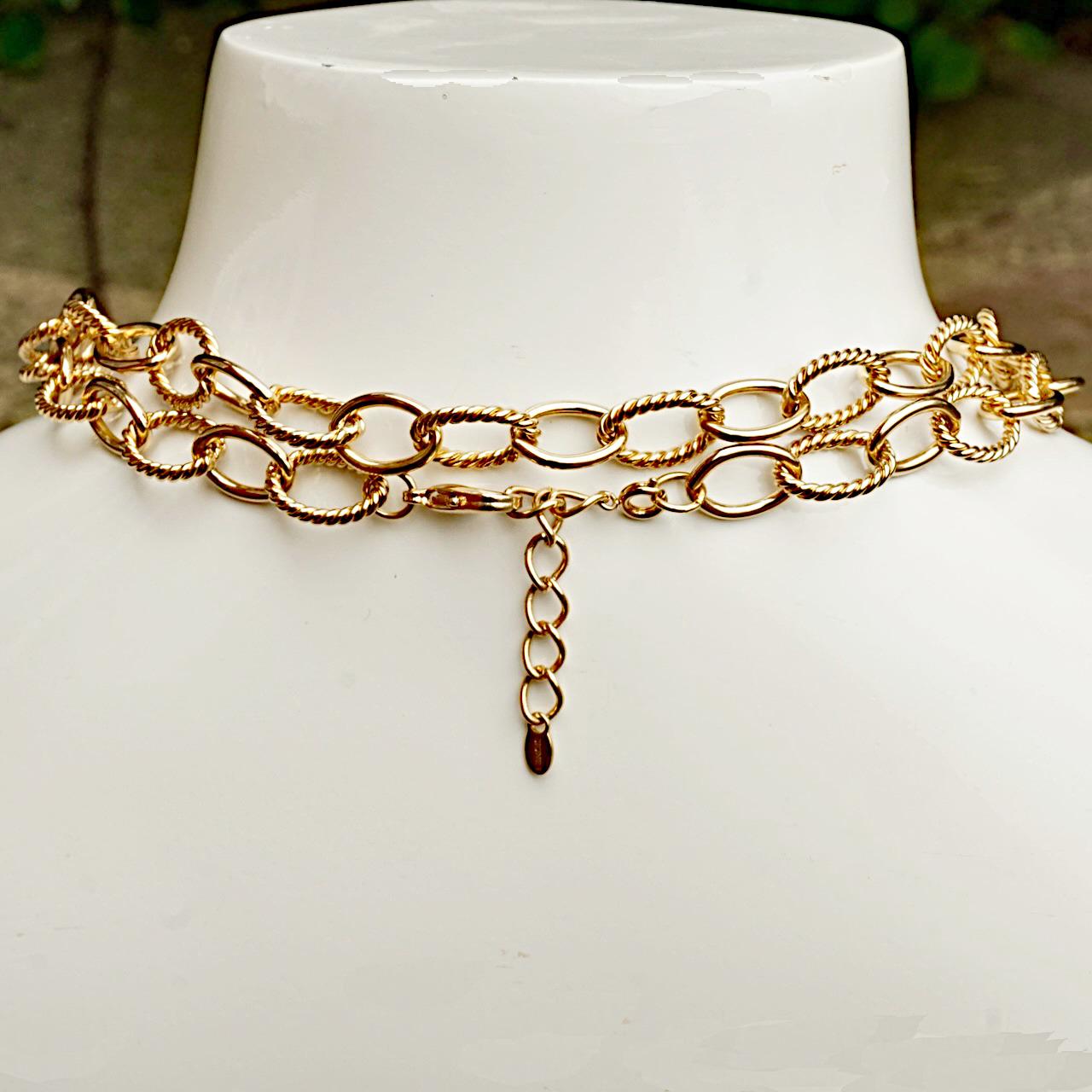 Monet Gold Plated Oval Link Chain Necklace circa 1980s  1