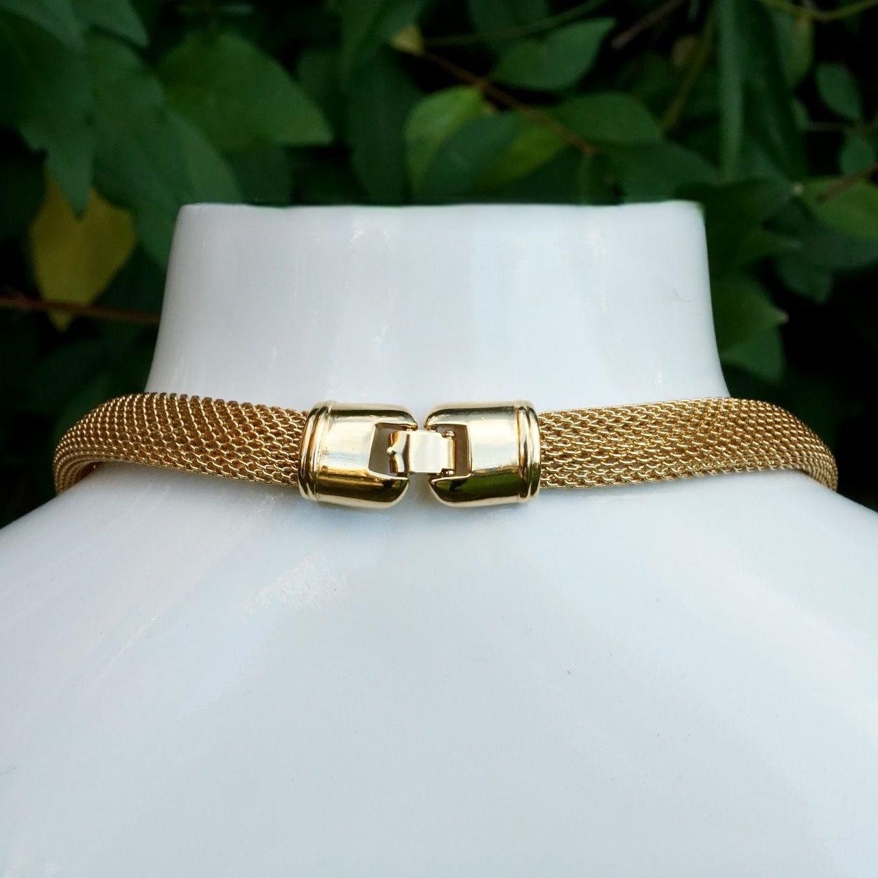 da uomo o donna Set di collana e orecchini Monet placcato oro e smalto crema, circa anni '80 in vendita