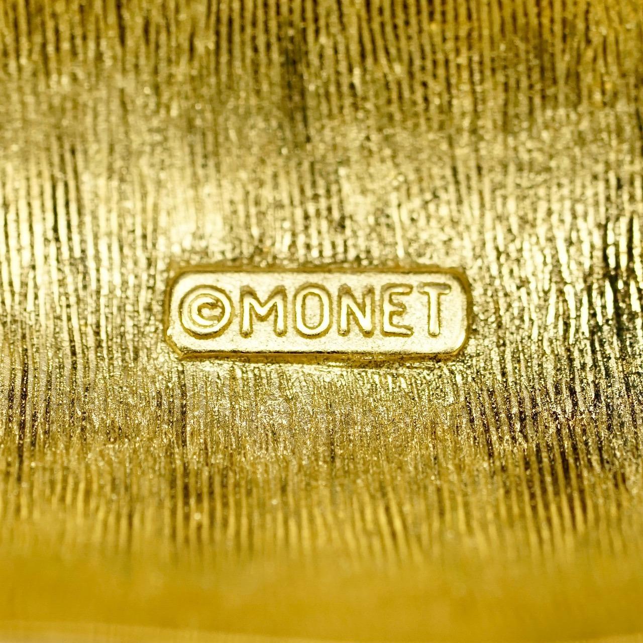 Set di collana e orecchini Monet placcato oro e smalto crema, circa anni '80 in vendita 4