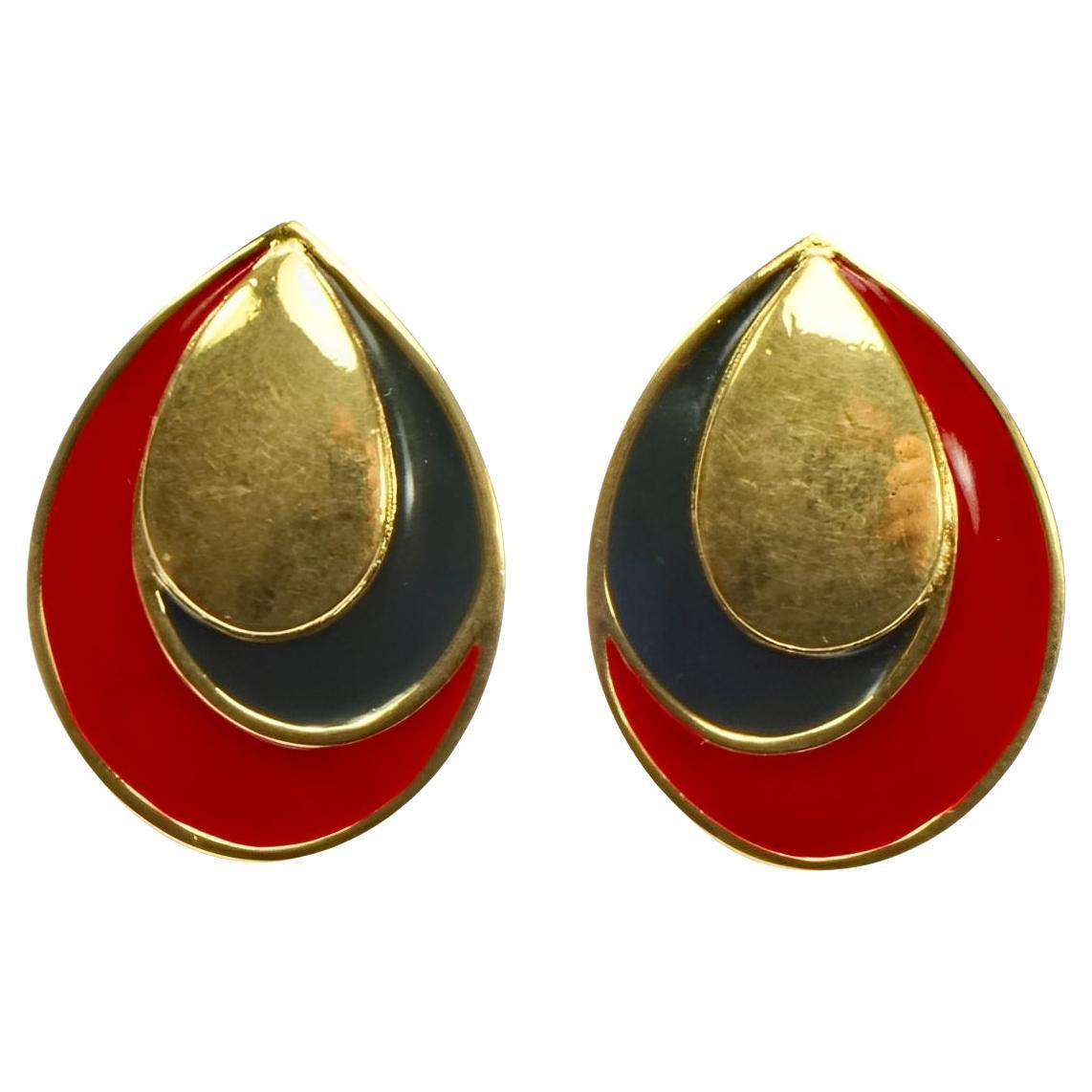 Orecchini Monet a goccia placcati in oro con smalto rosso e nero, circa anni '80 in vendita