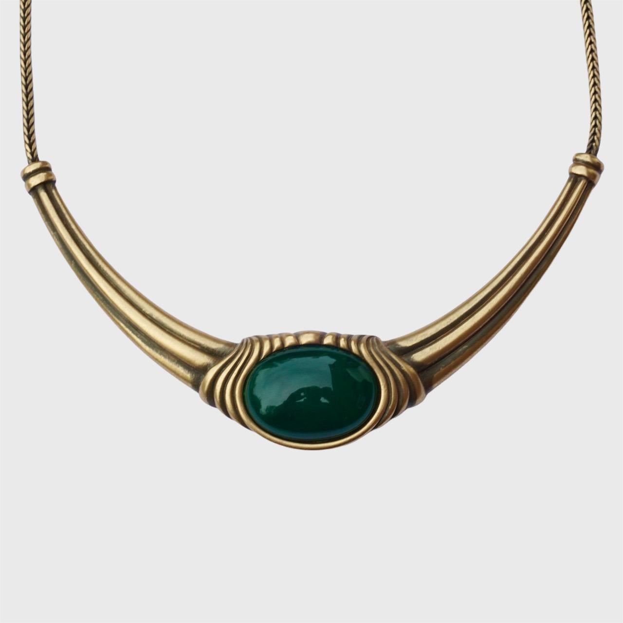 da uomo o donna Collana Monet in oro e smalto grigio con pietra di vetro verde scuro in vendita