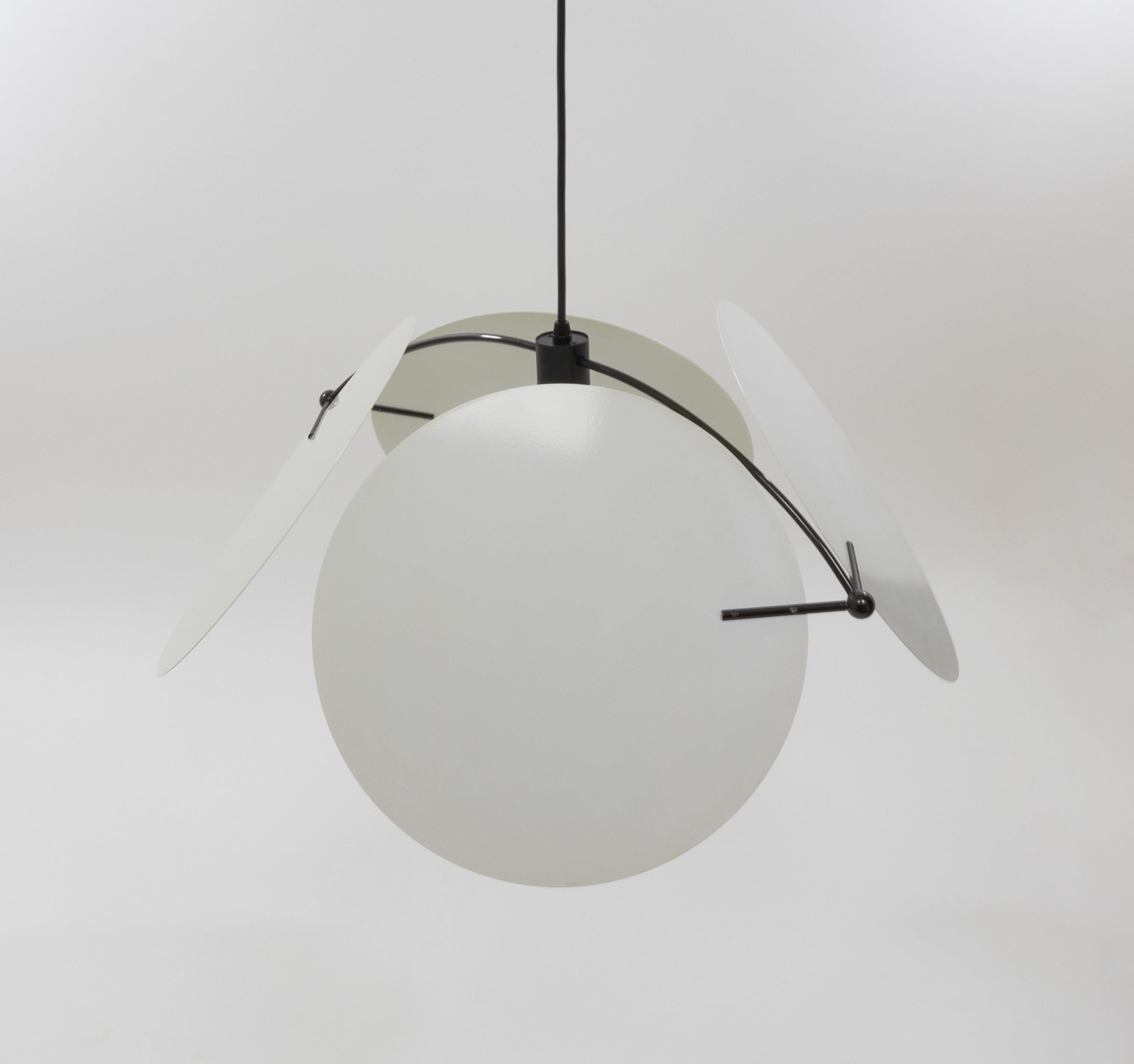 Ciondolo Monet di Vico Magistretti per O-Luce, anni '80 in vendita 2