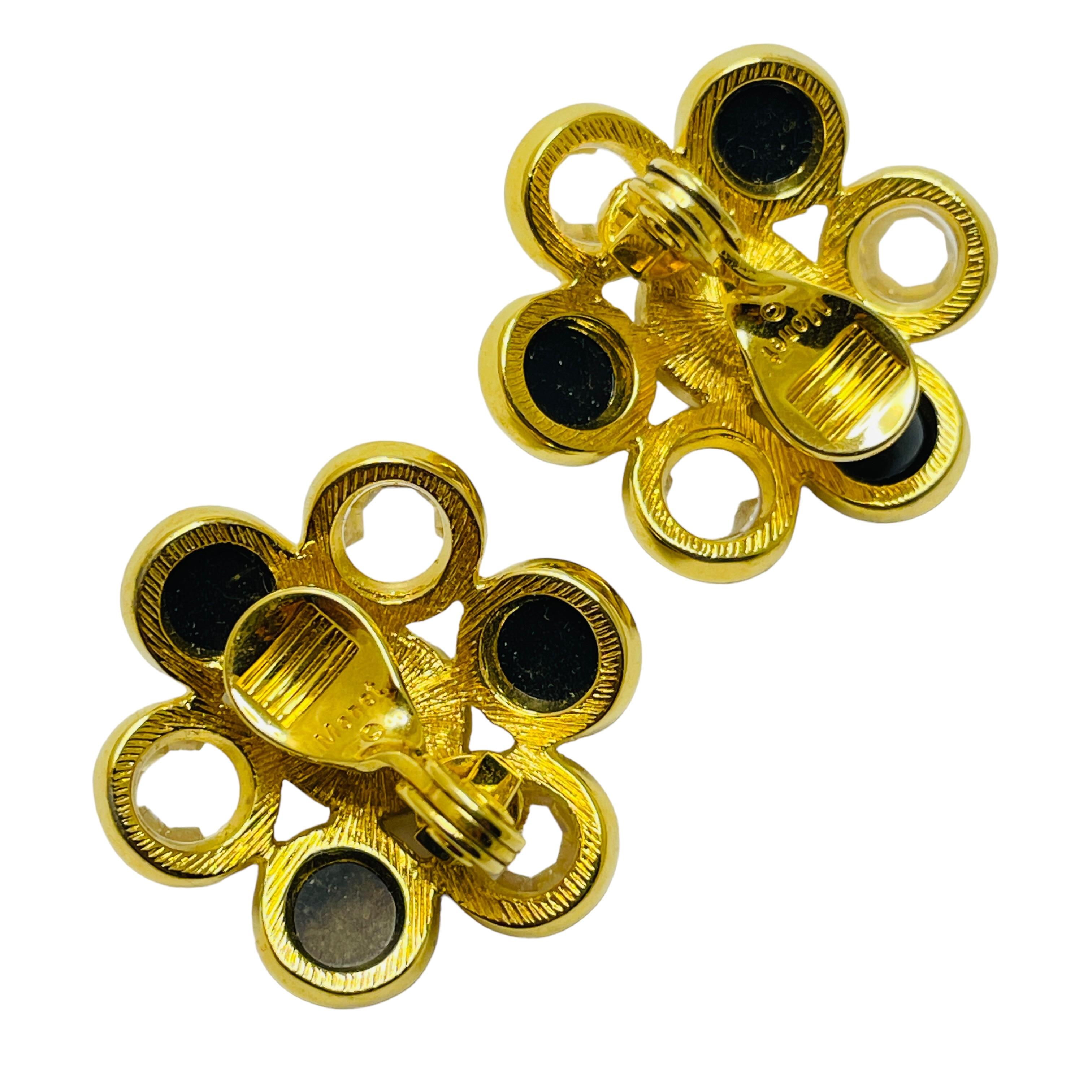MONET signed gold glass designer clip on earrings In Good Condition For Sale In Palos Hills, IL