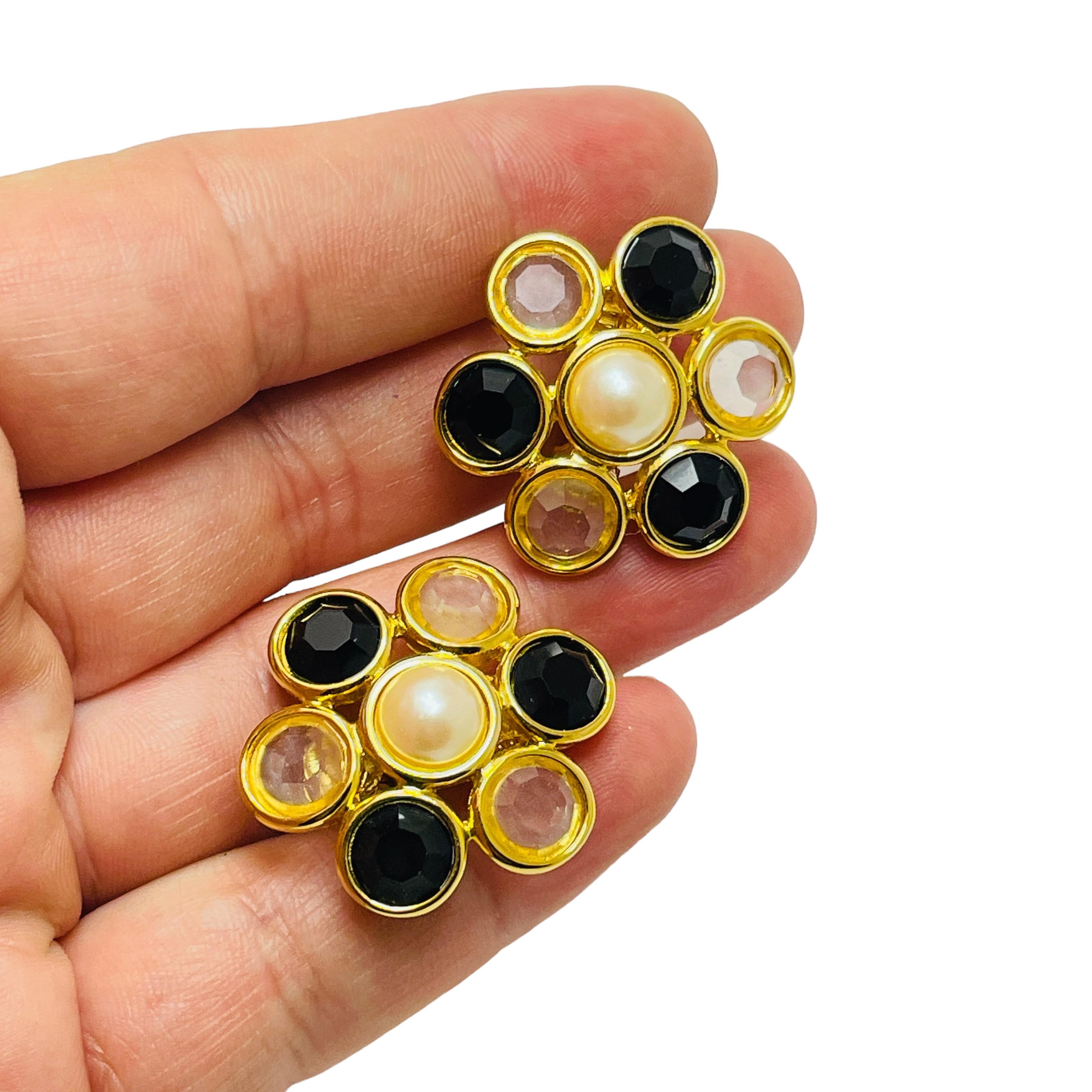 Women's MONET signed gold glass designer clip on earrings For Sale