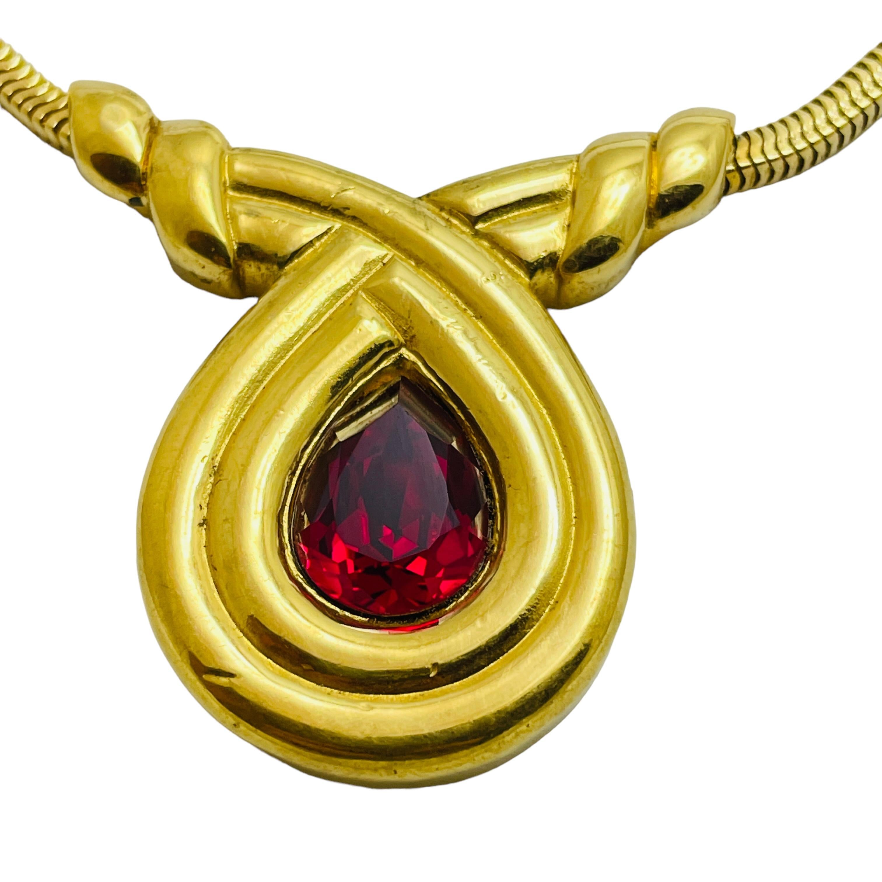 DETAILS

• signed MONET  

• gold tone with glasd

• vintage designer necklace 

MEASUREMENTS  

•

CONDITION

•  very good vintage condition with minimal signs of wear 

 Sku 40

❤️❤️  VINTAGE DESIGNER JEWELRY ❤️❤️

❤️❤️  ALEXANDER’S BOUTIQUE  ❤️❤️