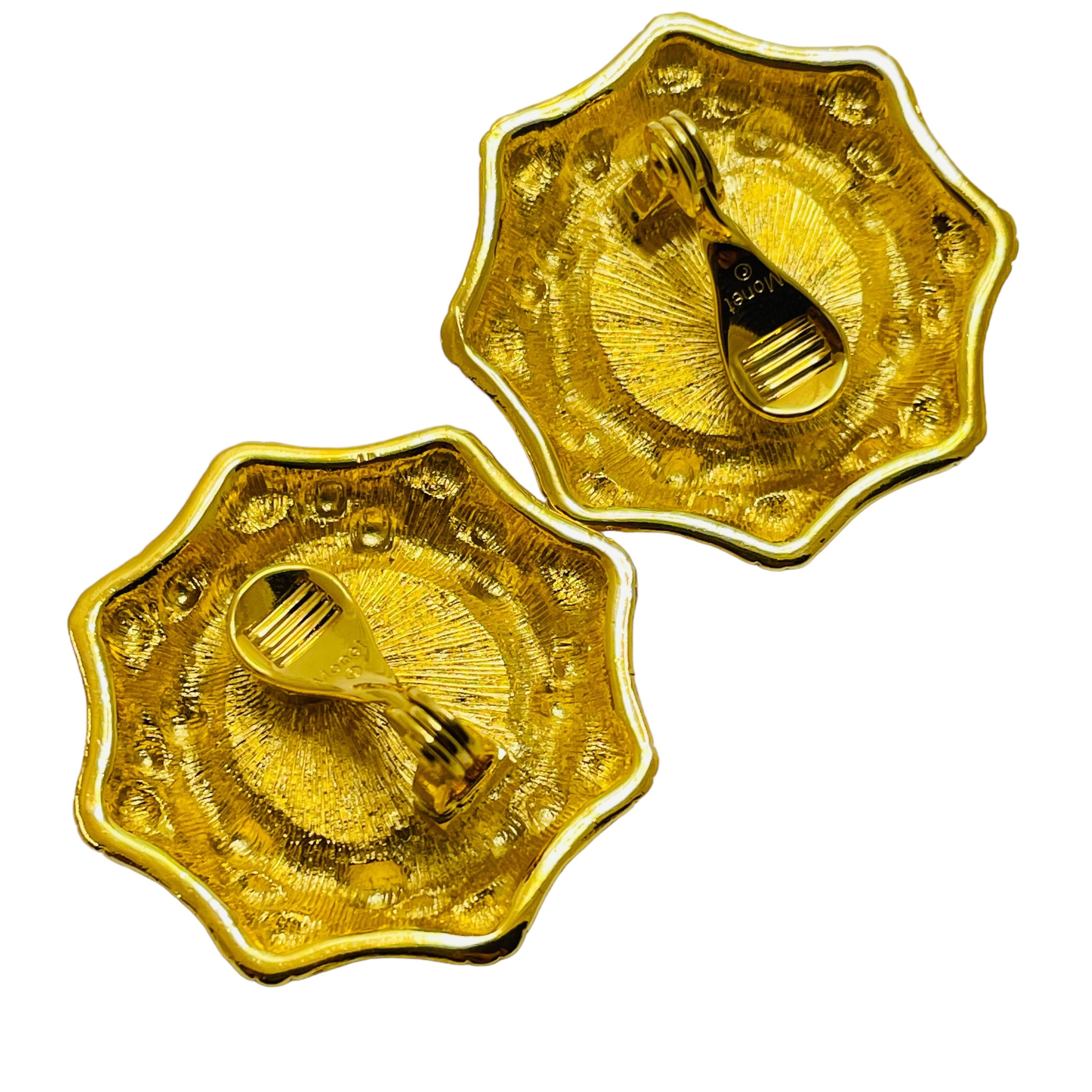 MONET signed gold tone white lucite designer clip on earrings In Good Condition For Sale In Palos Hills, IL