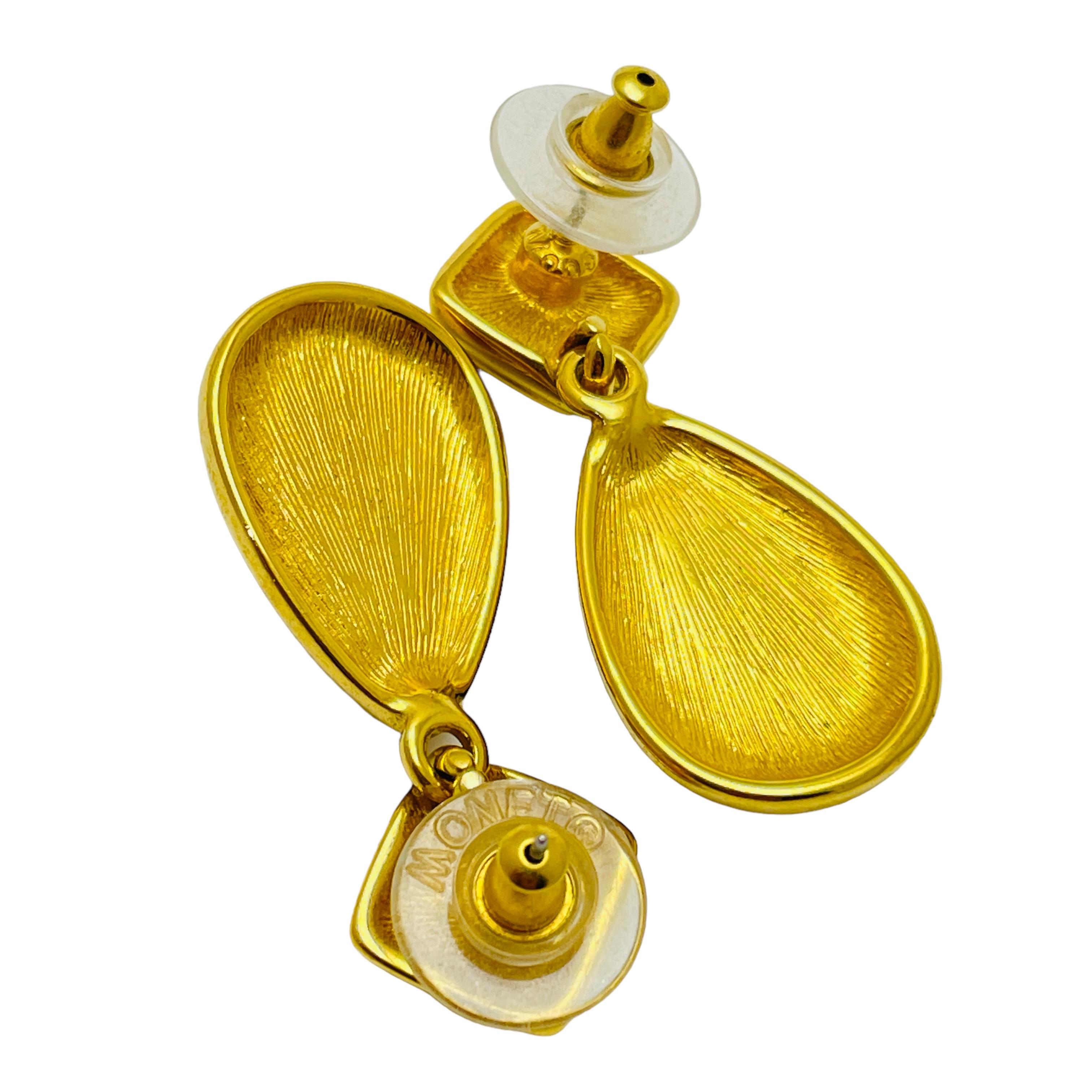 MONET signierte Vintage Gold-Schwarze Lucite-Ohrringe für Designer-Laufsteg, Vintage im Zustand „Gut“ im Angebot in Palos Hills, IL