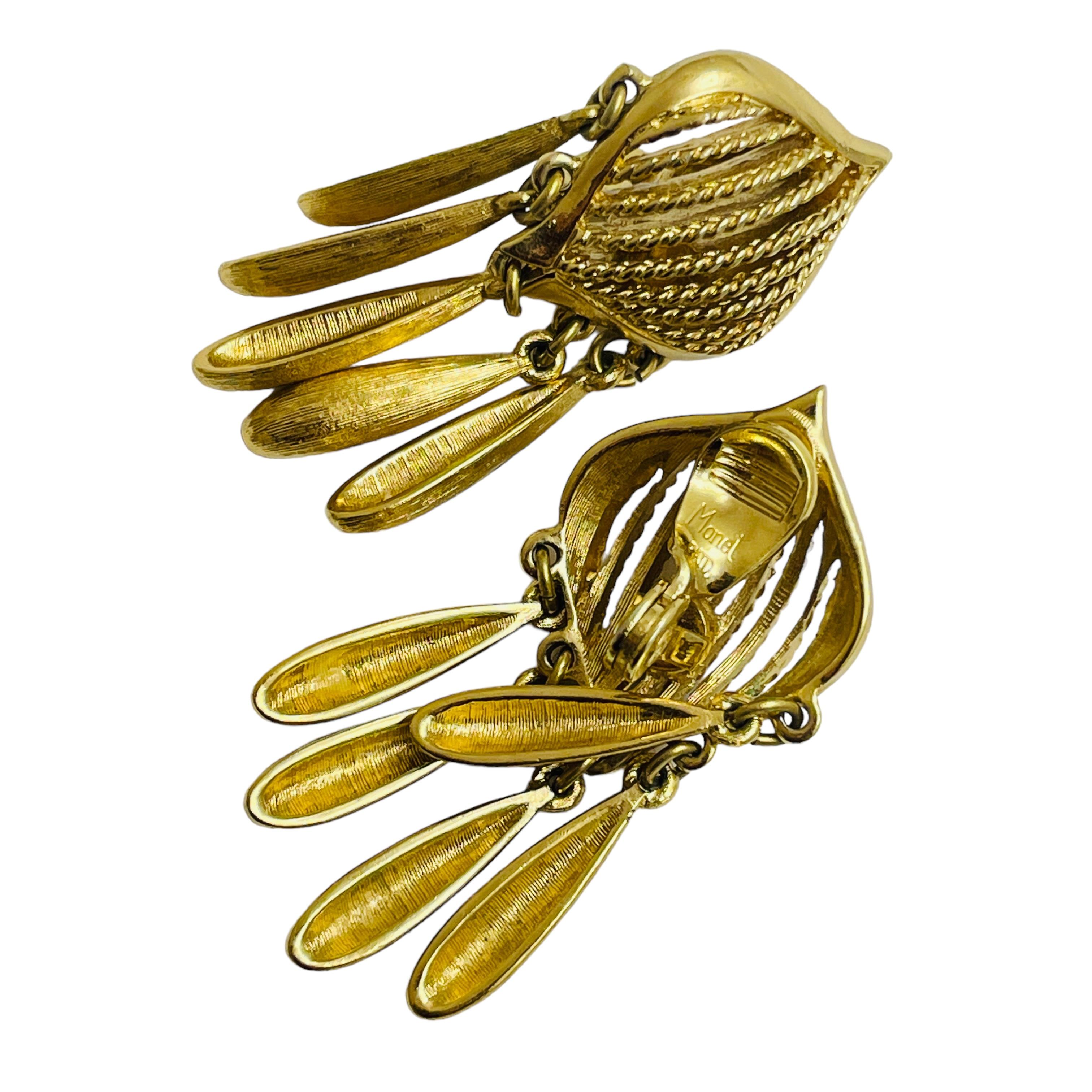 Women's MONET signed vintage gold dangle designer clip on earrings For Sale