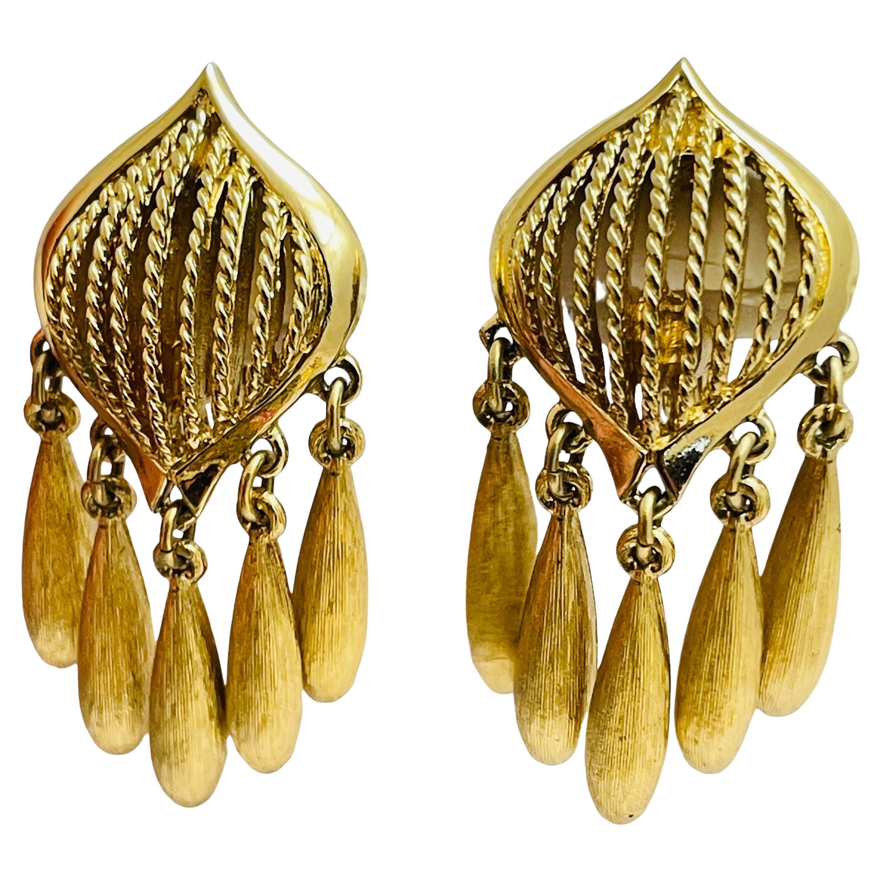 MONET signed vintage gold dangle designer clip on earrings For Sale