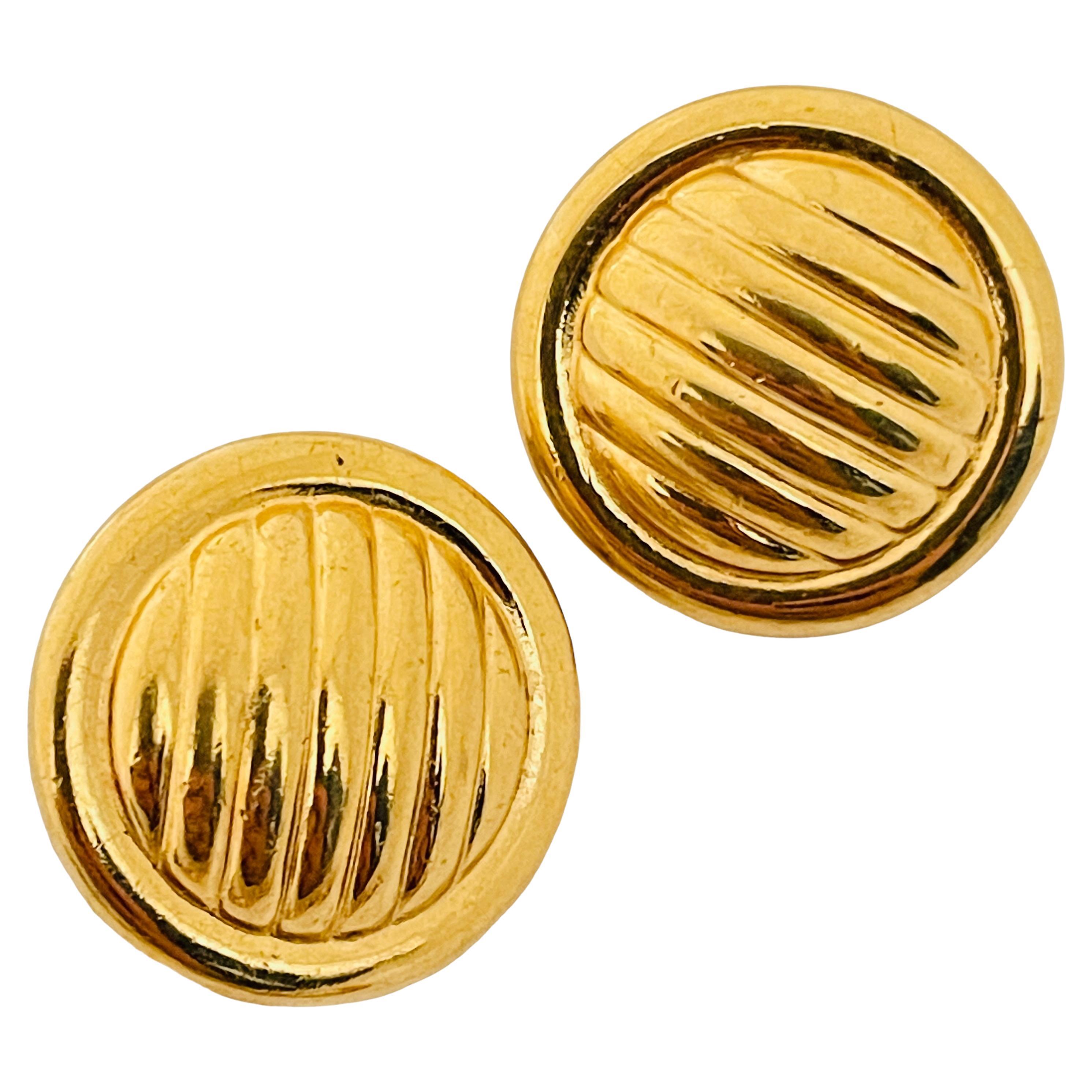 MONET signed vintage gold modernist designer clip on earrings For Sale