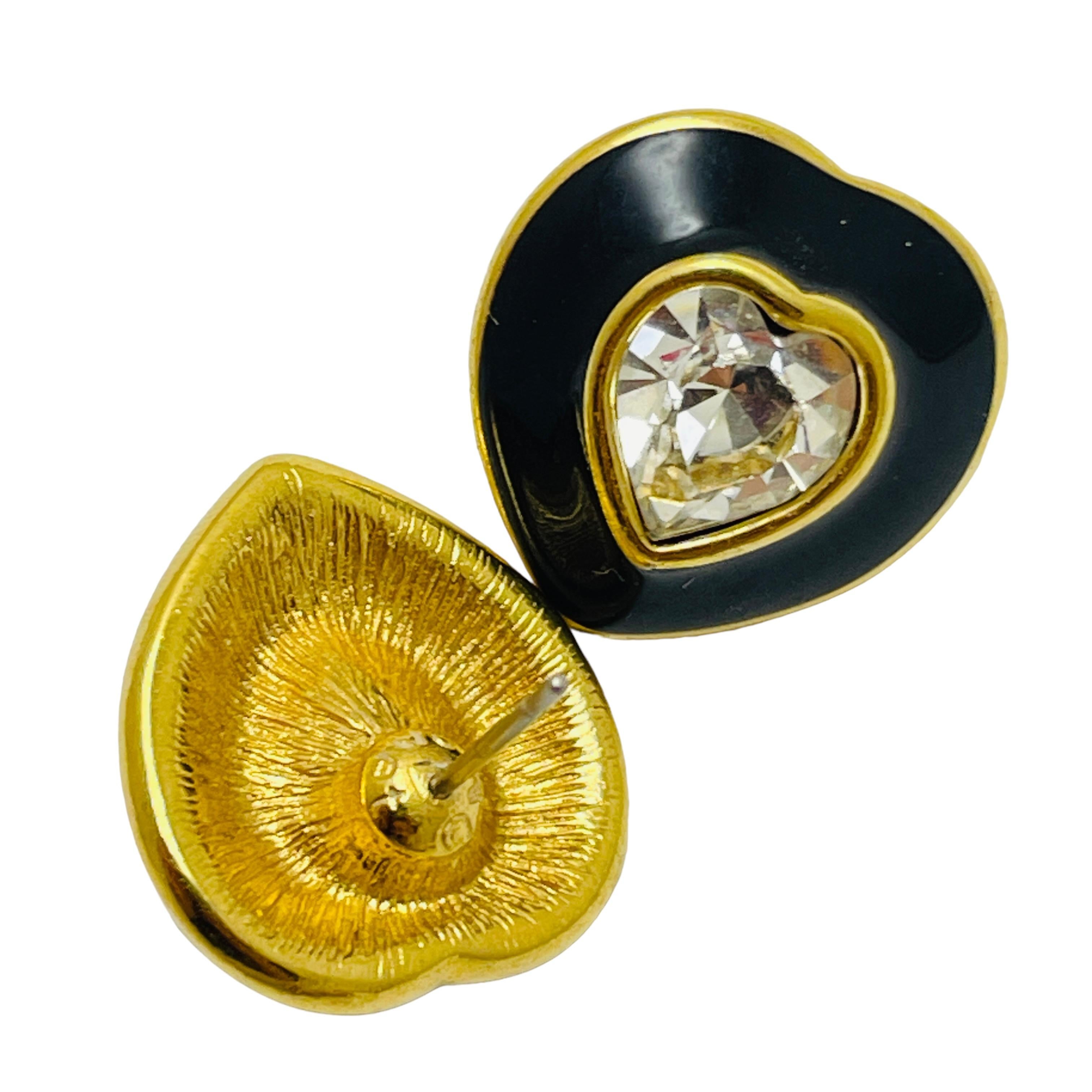 MONET signed vintage gold rhinestone enamel heart designer earrings In Good Condition For Sale In Palos Hills, IL