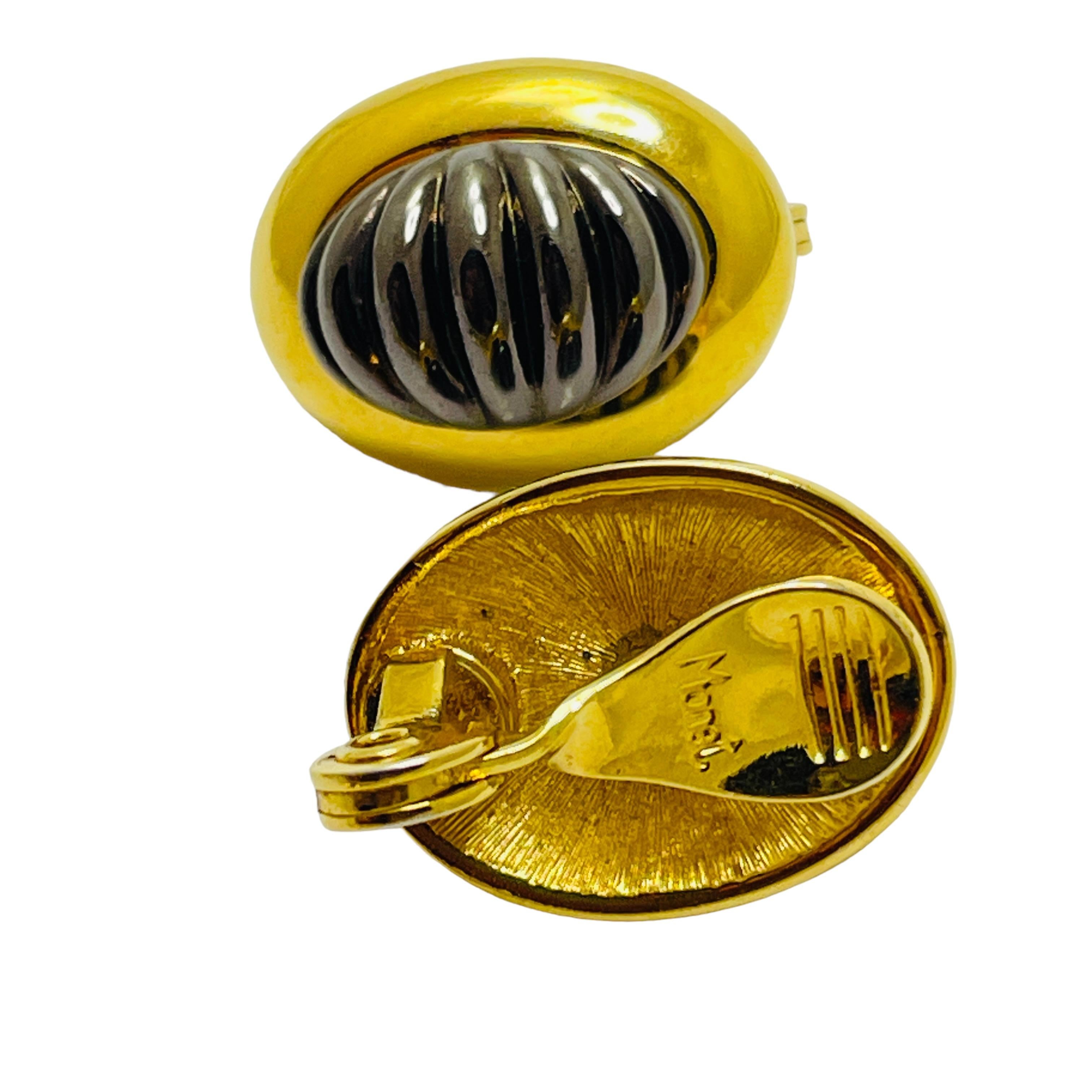 MONET signed vintage gold silver designer runway clip on earrings In Good Condition For Sale In Palos Hills, IL