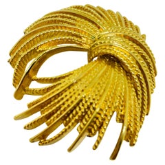 MONET signed vintage gold tone designer brooch