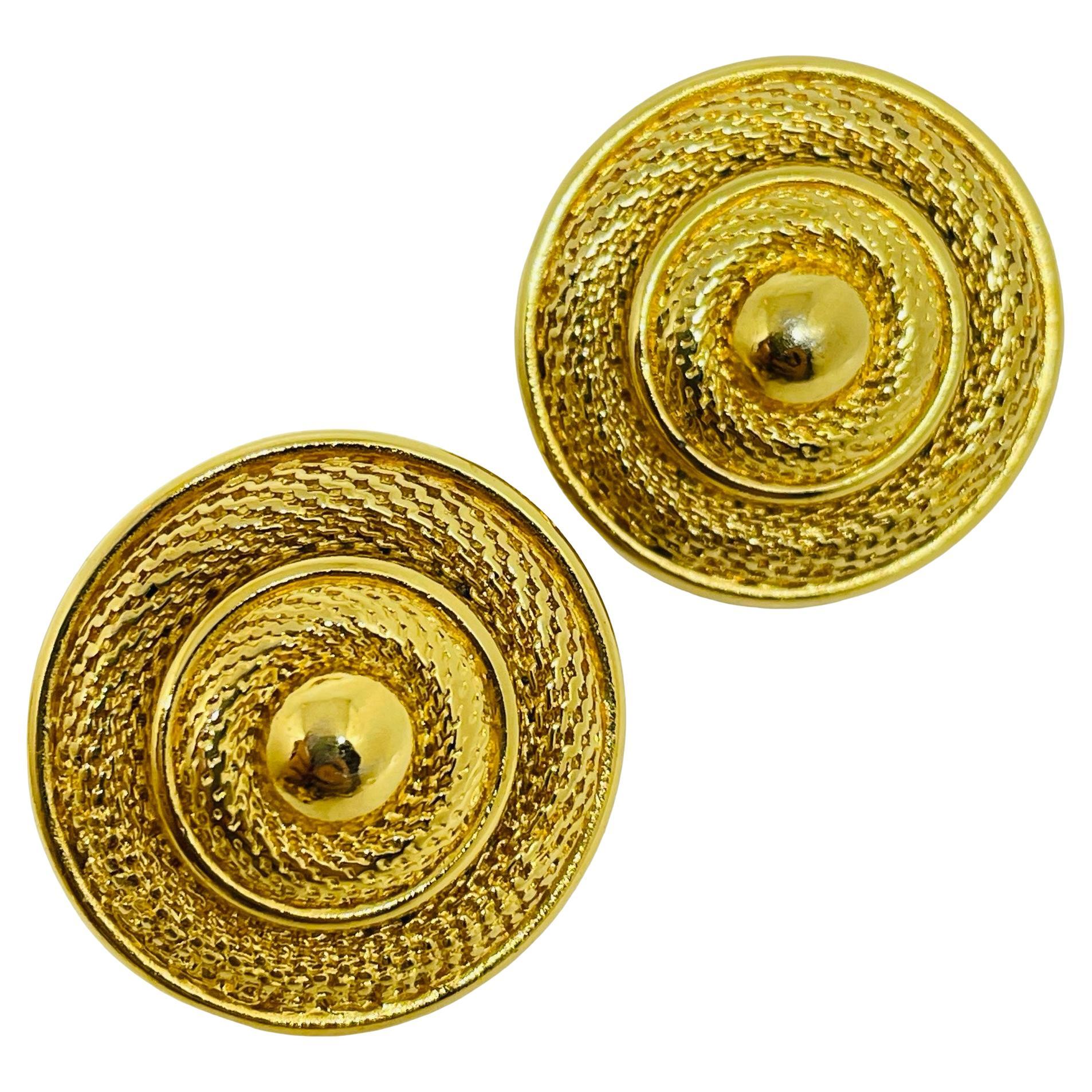 Orecchini a clip firmati Monet in tonalità oro vintage