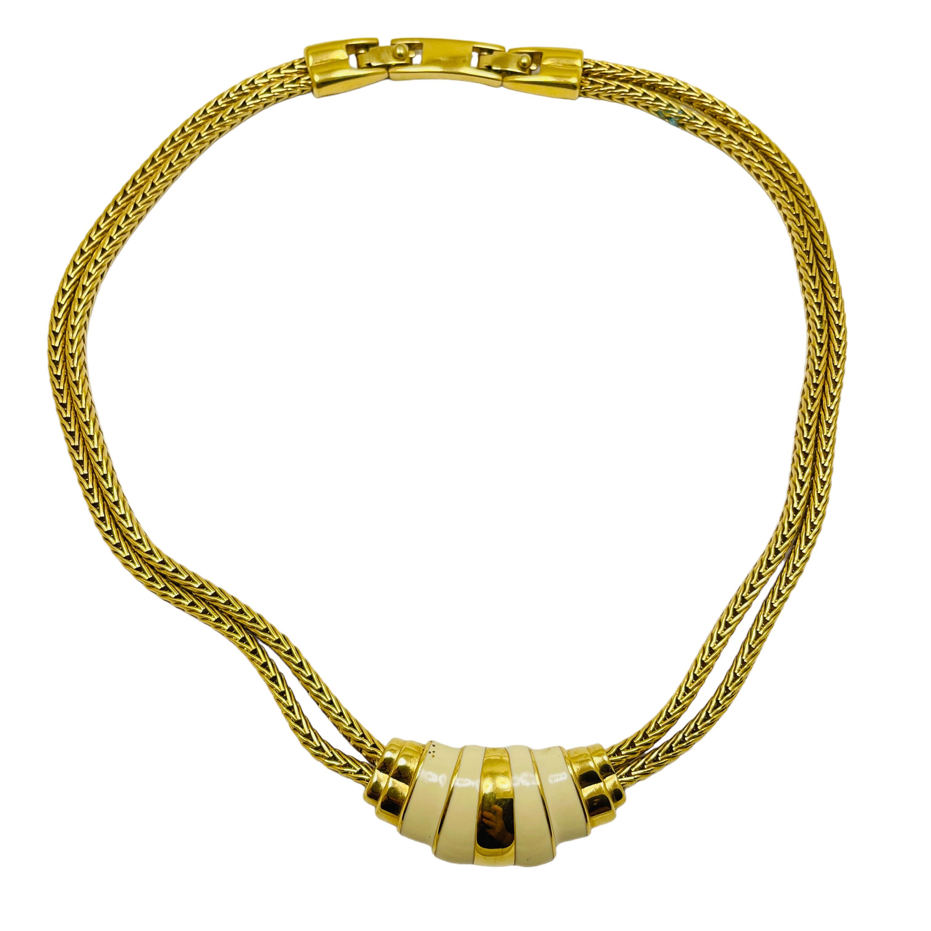 da uomo o donna Monet è una collana a catena firmata d'epoca con smalti dorati in vendita