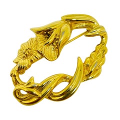 MONET signed vintage gold tone flower designer brooch MONET signed vintage gold tone flower designer brooch